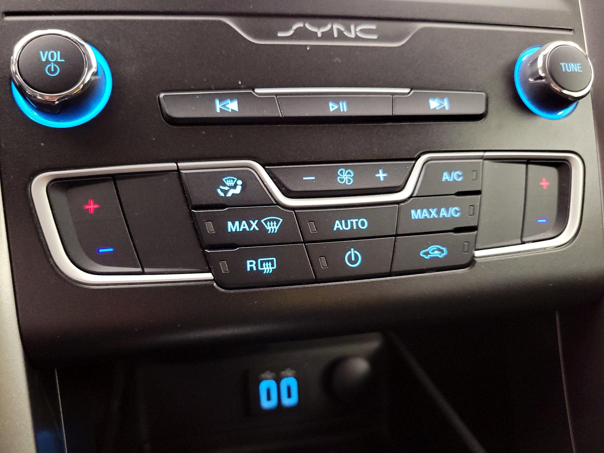 Thumbnail: 2020 Ford Fusion - 16