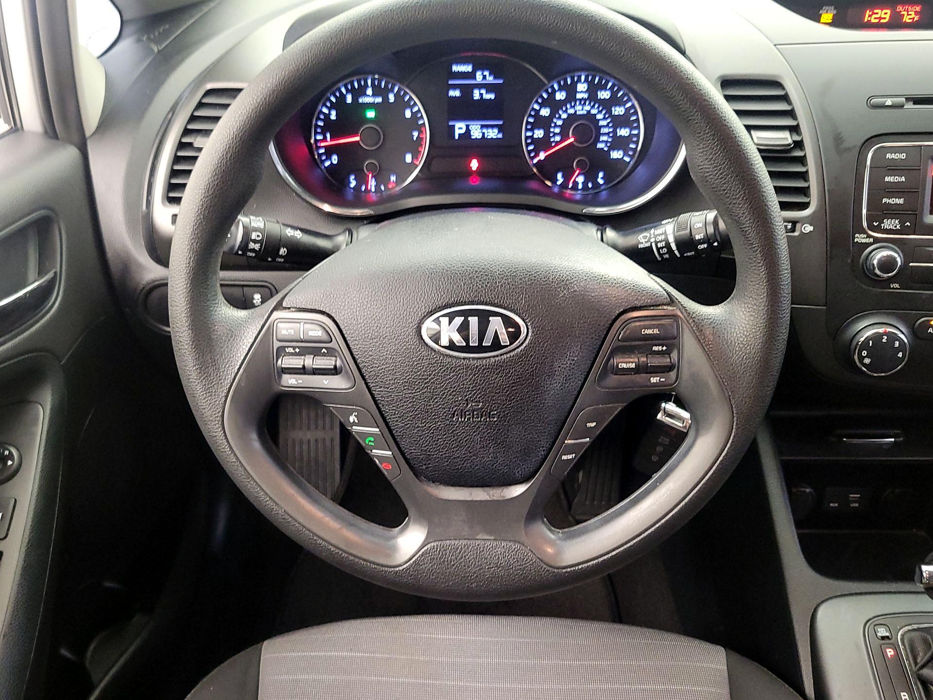 Thumbnail: 2016 Kia Forte - 10