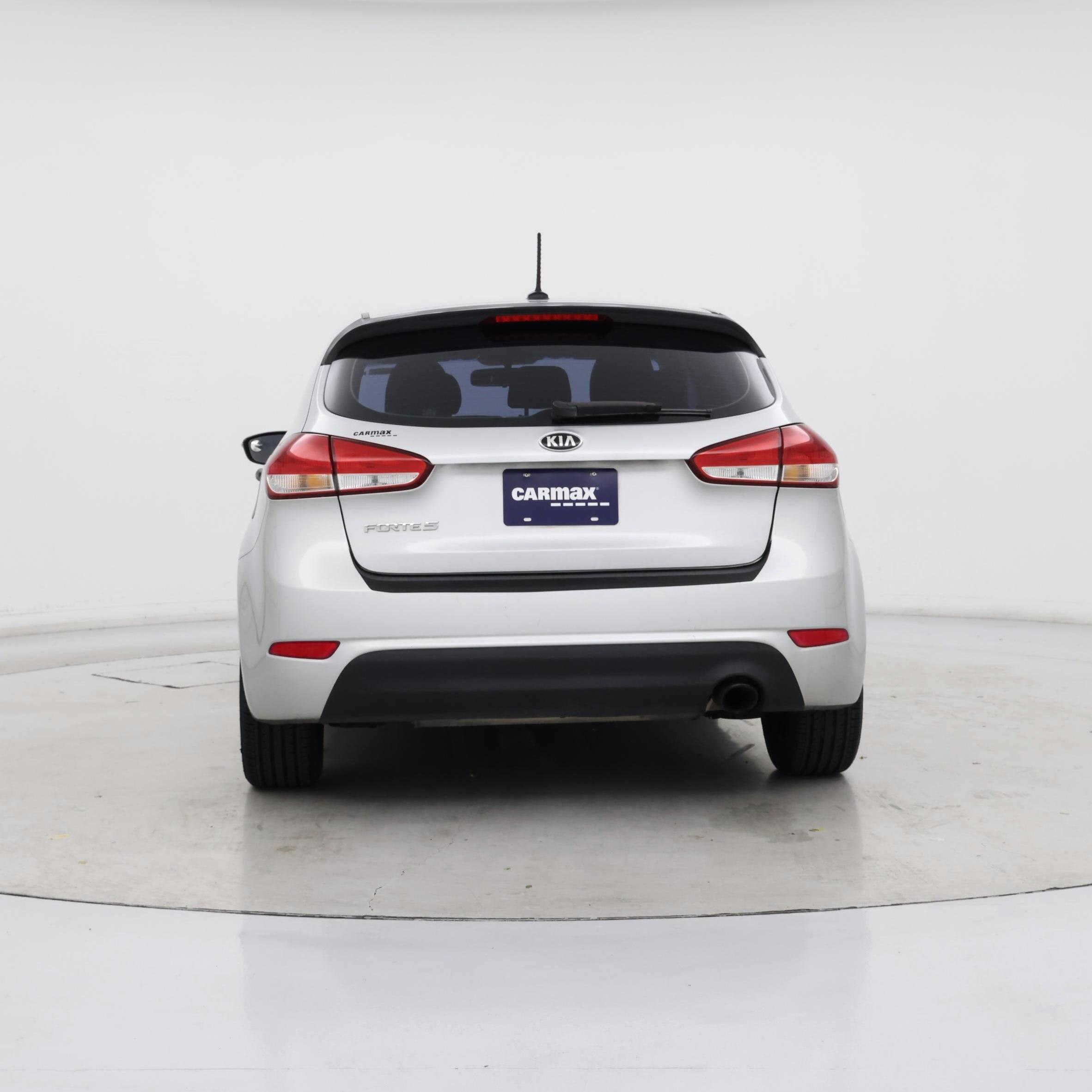 Thumbnail: 2016 Kia Forte - 6