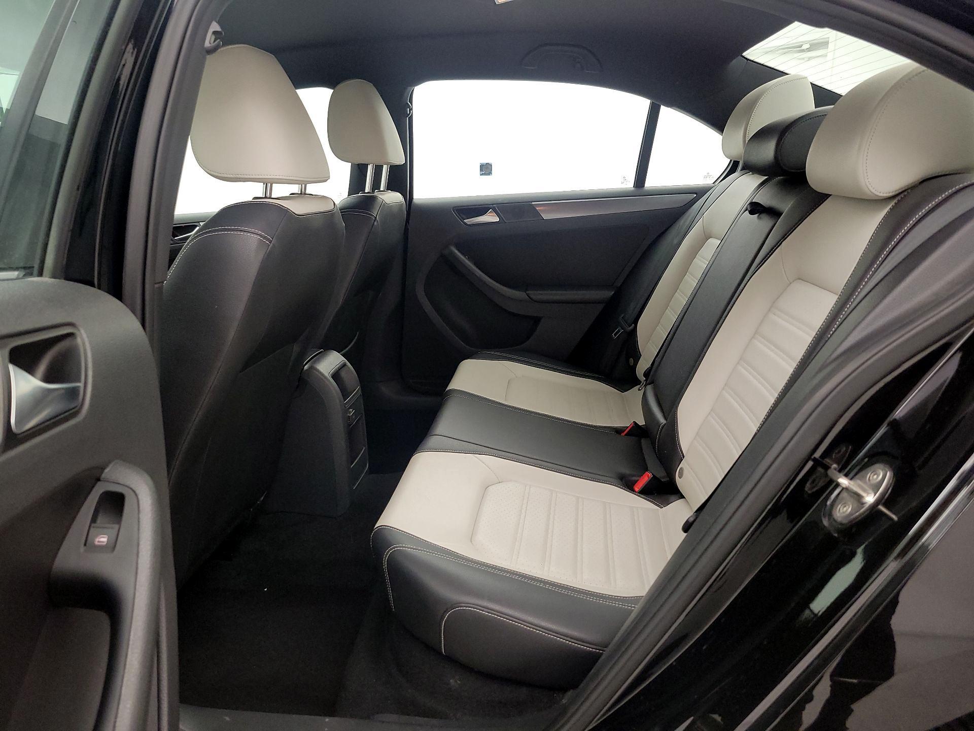 Thumbnail: 2016 Volkswagen Jetta - 20