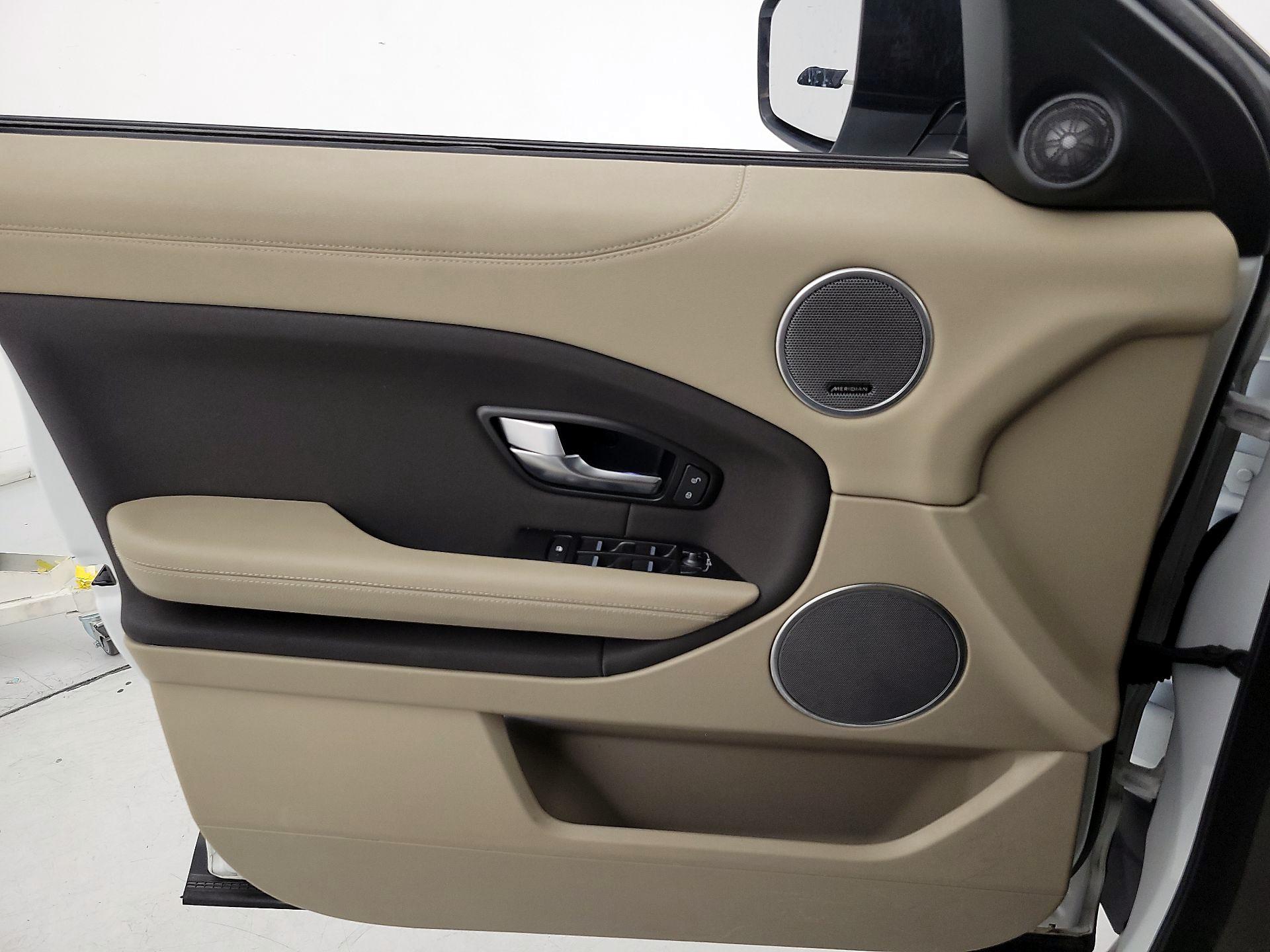 Thumbnail: 2016 Land Rover Range Rover Evoque - 12