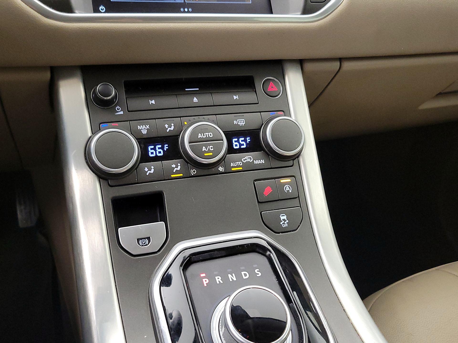 Thumbnail: 2016 Land Rover Range Rover Evoque - 16