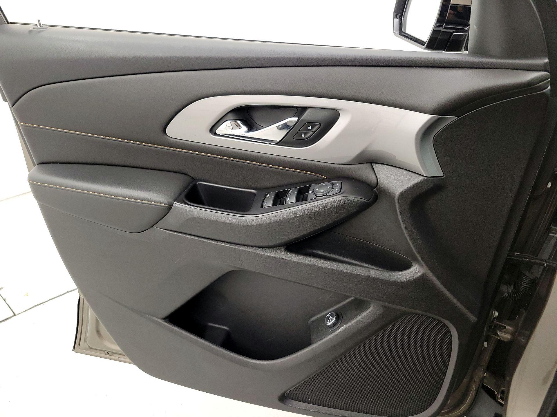Thumbnail: 2020 Chevrolet Traverse - 12