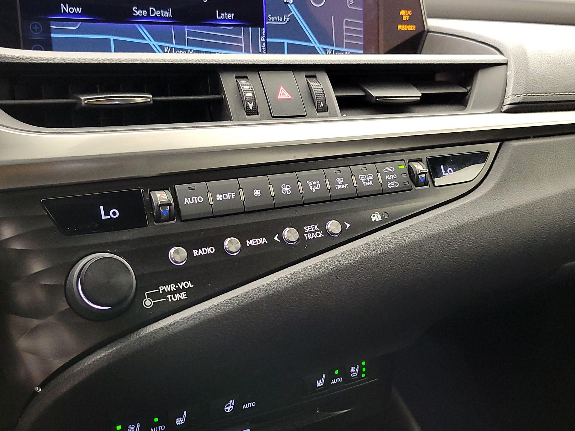 Thumbnail: 2019 Lexus ES - 17
