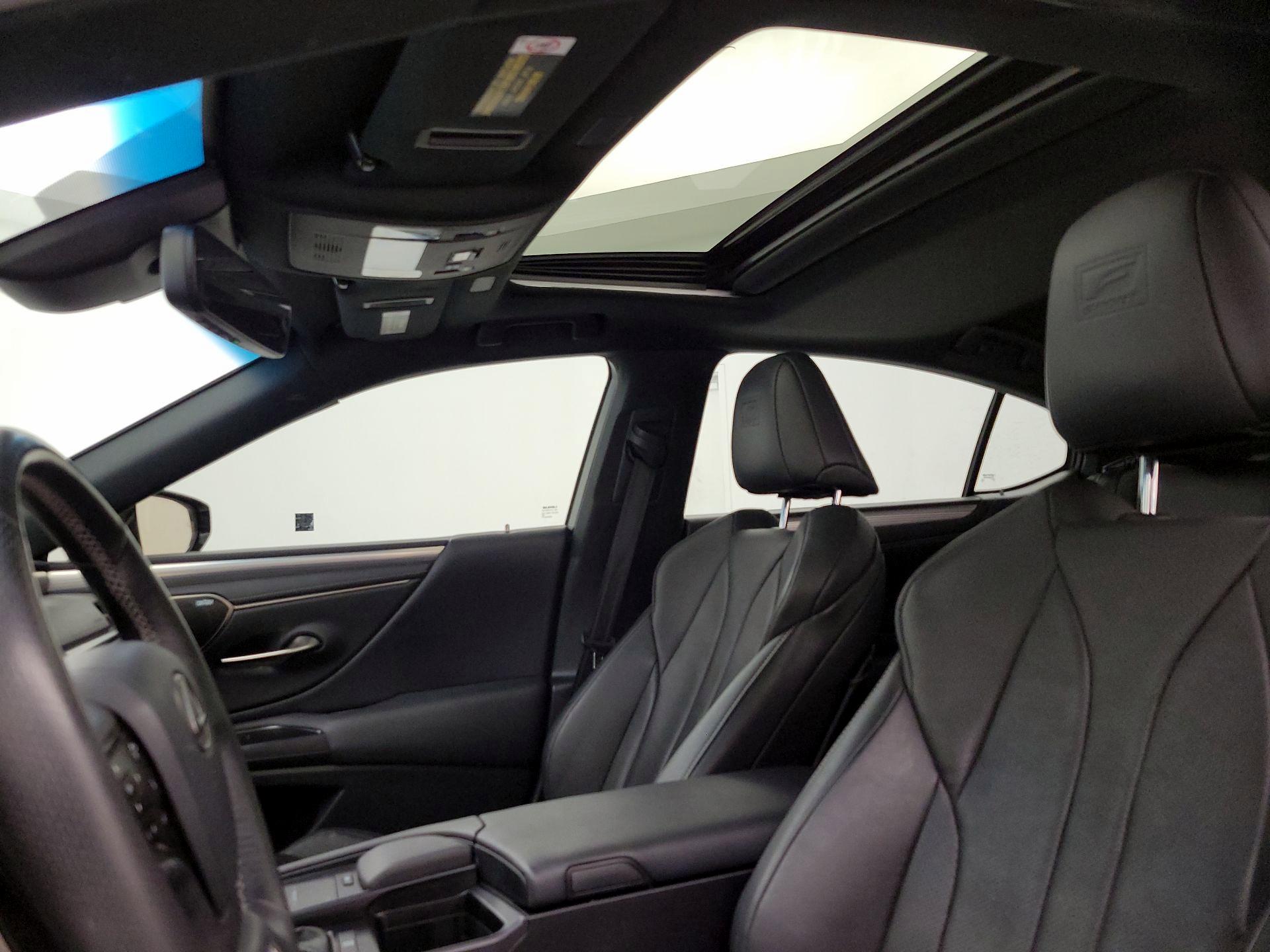 Thumbnail: 2019 Lexus ES - 20