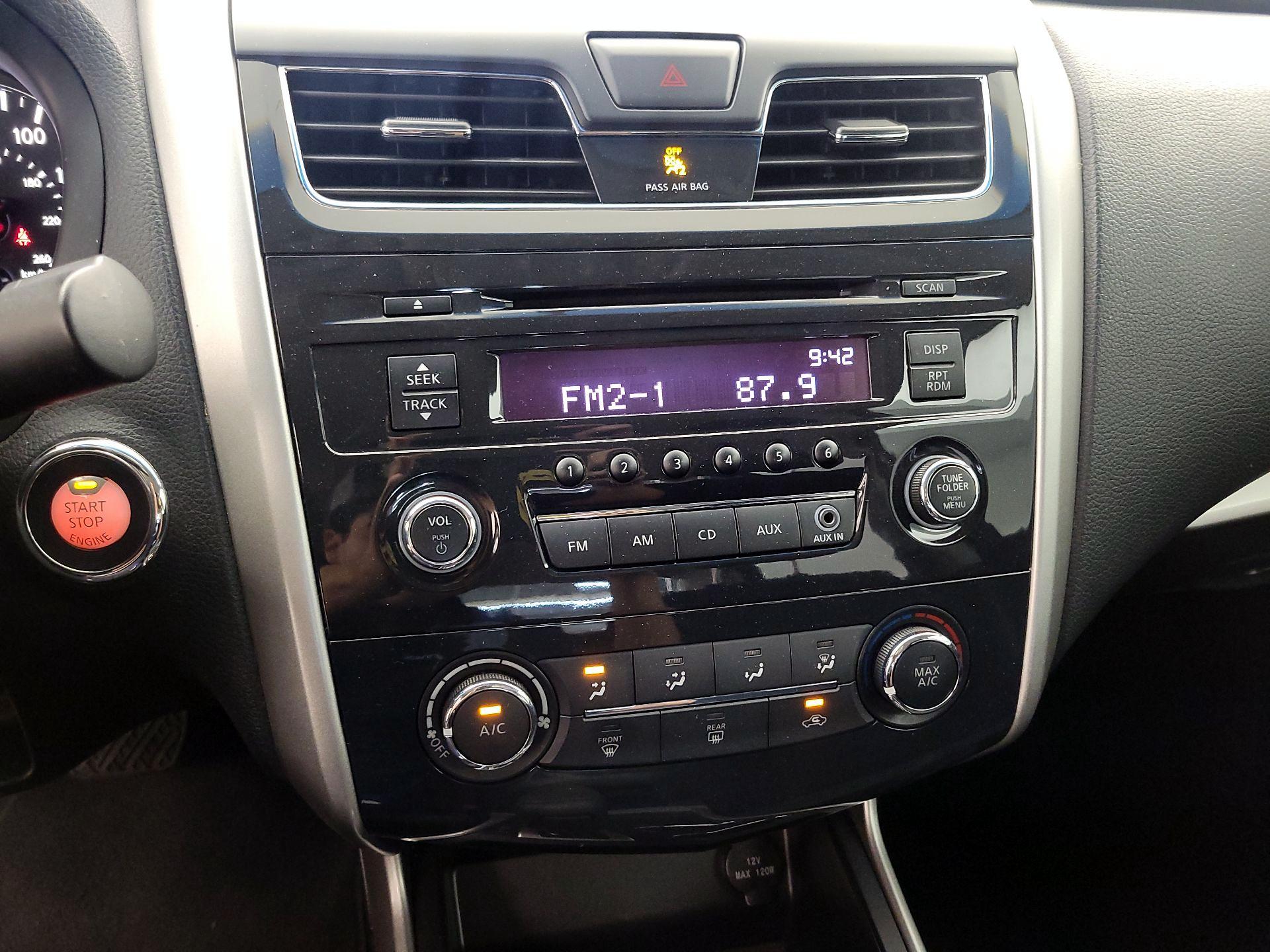 Thumbnail: 2015 Nissan Altima - 14