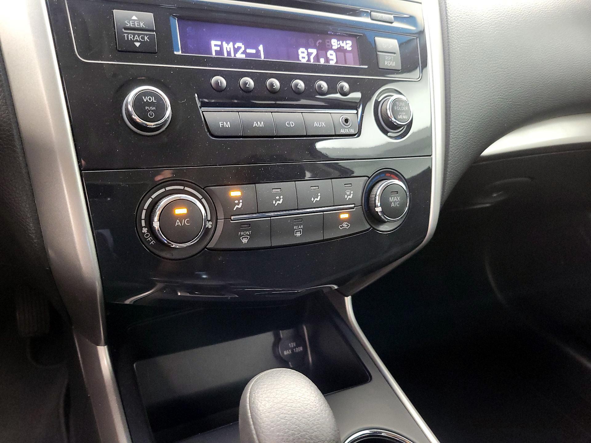 Thumbnail: 2015 Nissan Altima - 15