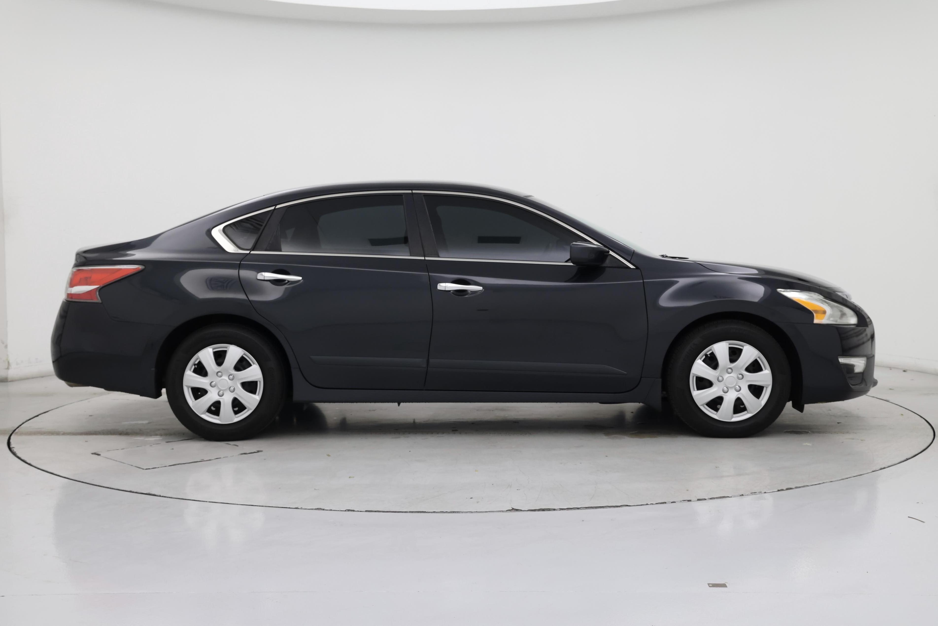 Thumbnail: 2015 Nissan Altima - 7