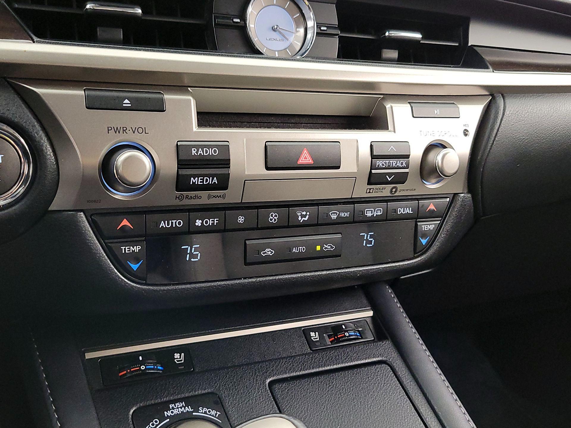 Thumbnail: 2018 Lexus ES - 17