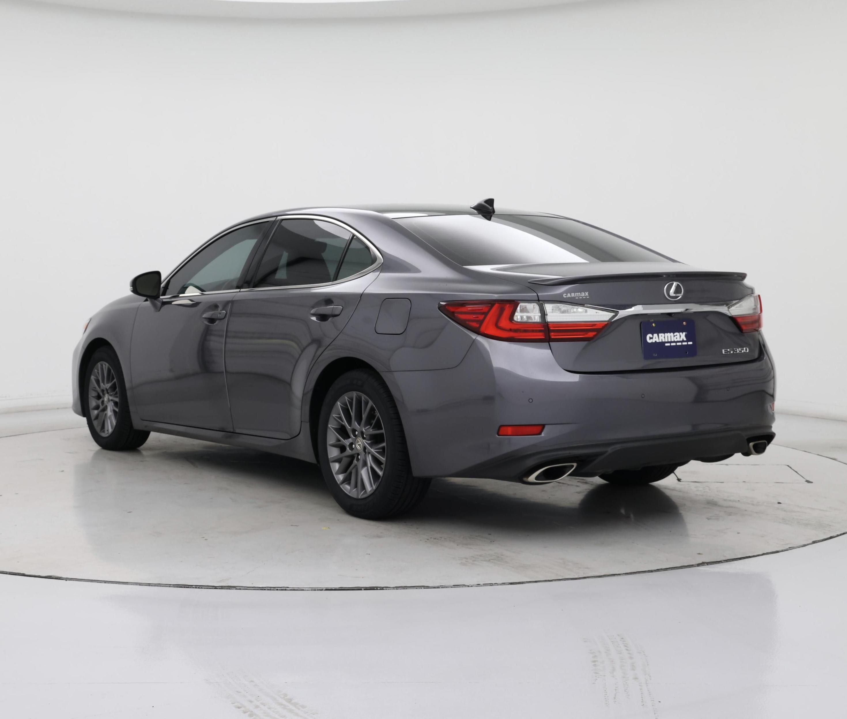 Thumbnail: 2018 Lexus ES - 2