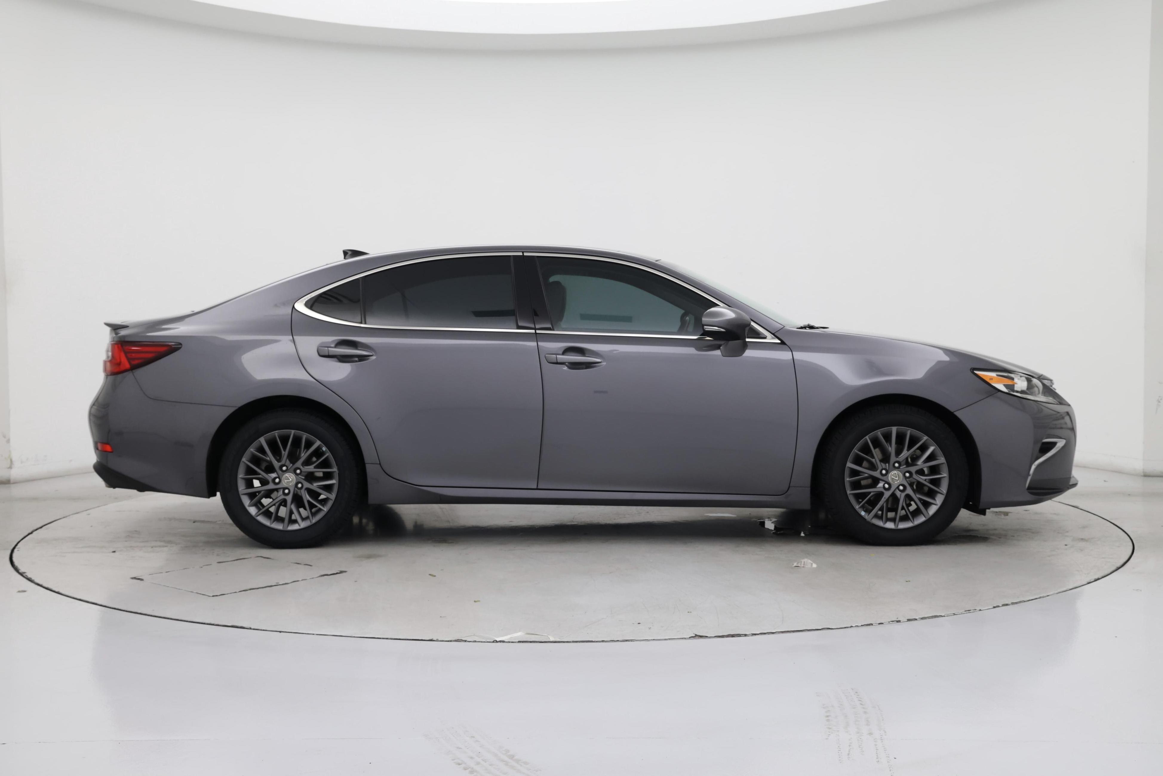 Thumbnail: 2018 Lexus ES - 7