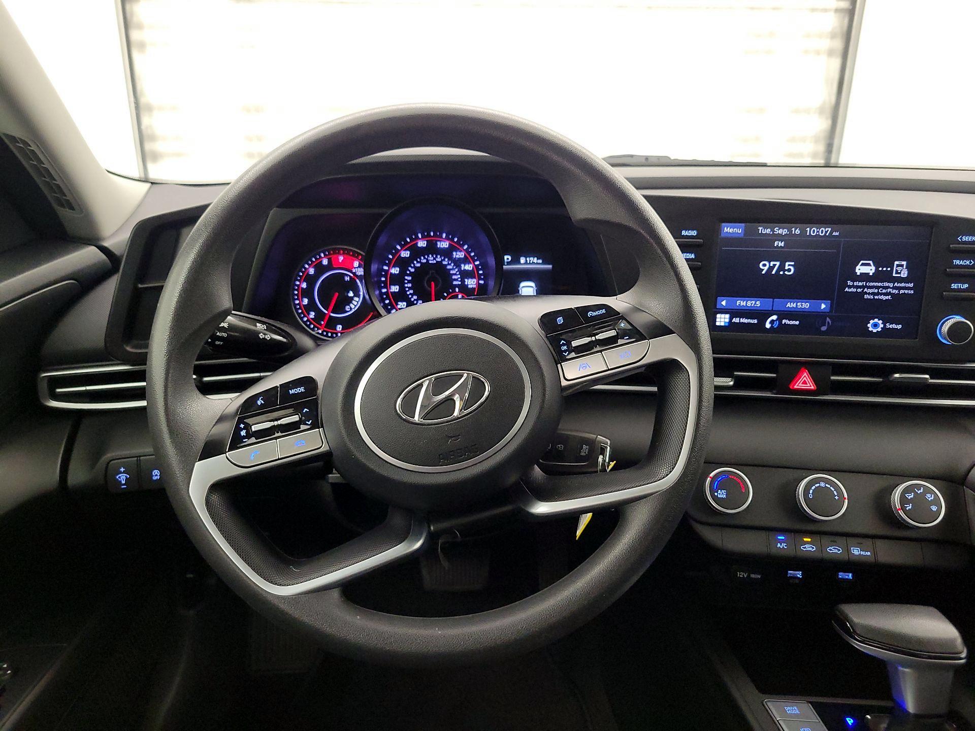 Thumbnail: 2021 Hyundai Elantra - 10