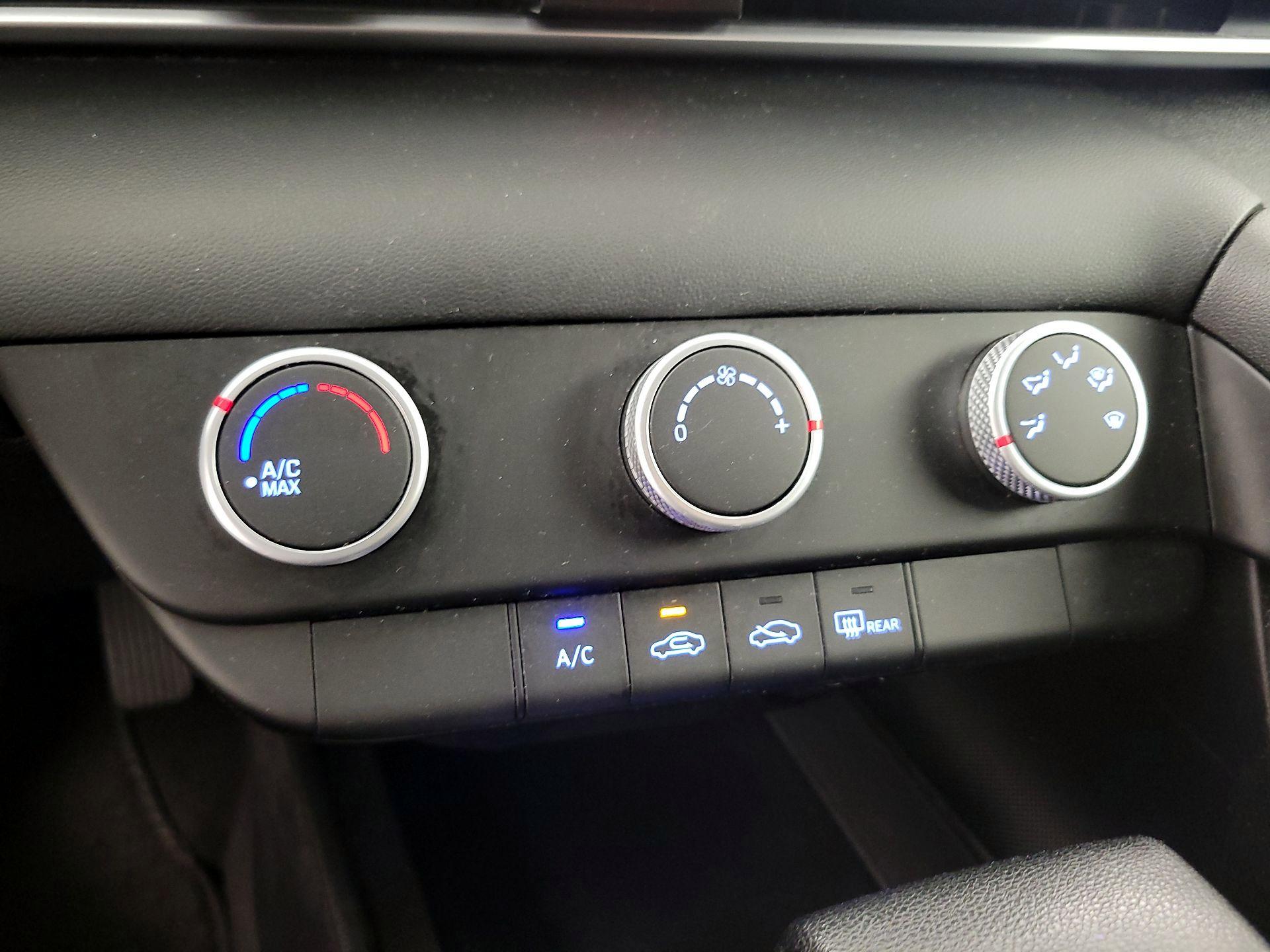 Thumbnail: 2021 Hyundai Elantra - 16