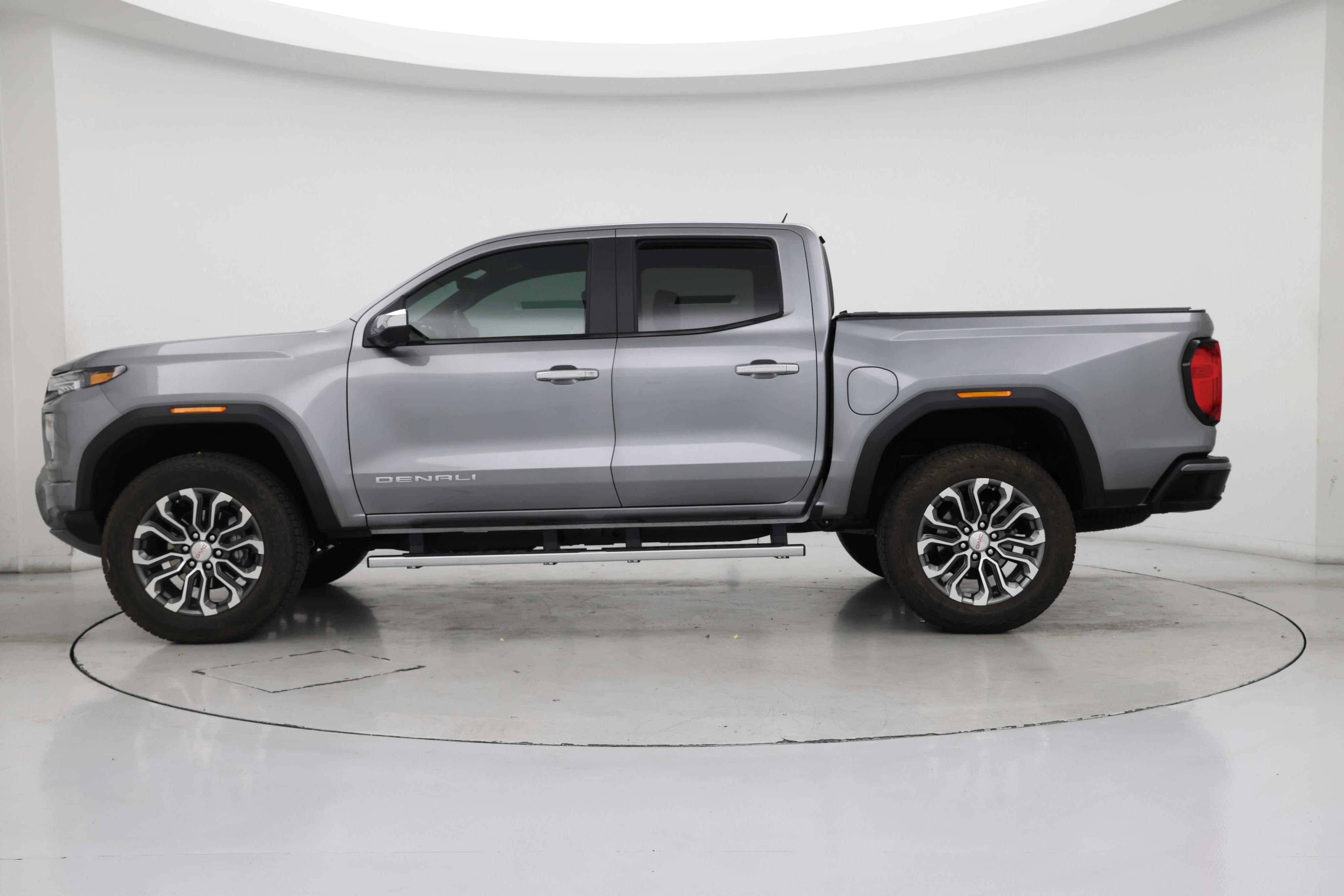 Thumbnail: 2023 GMC Canyon - 3