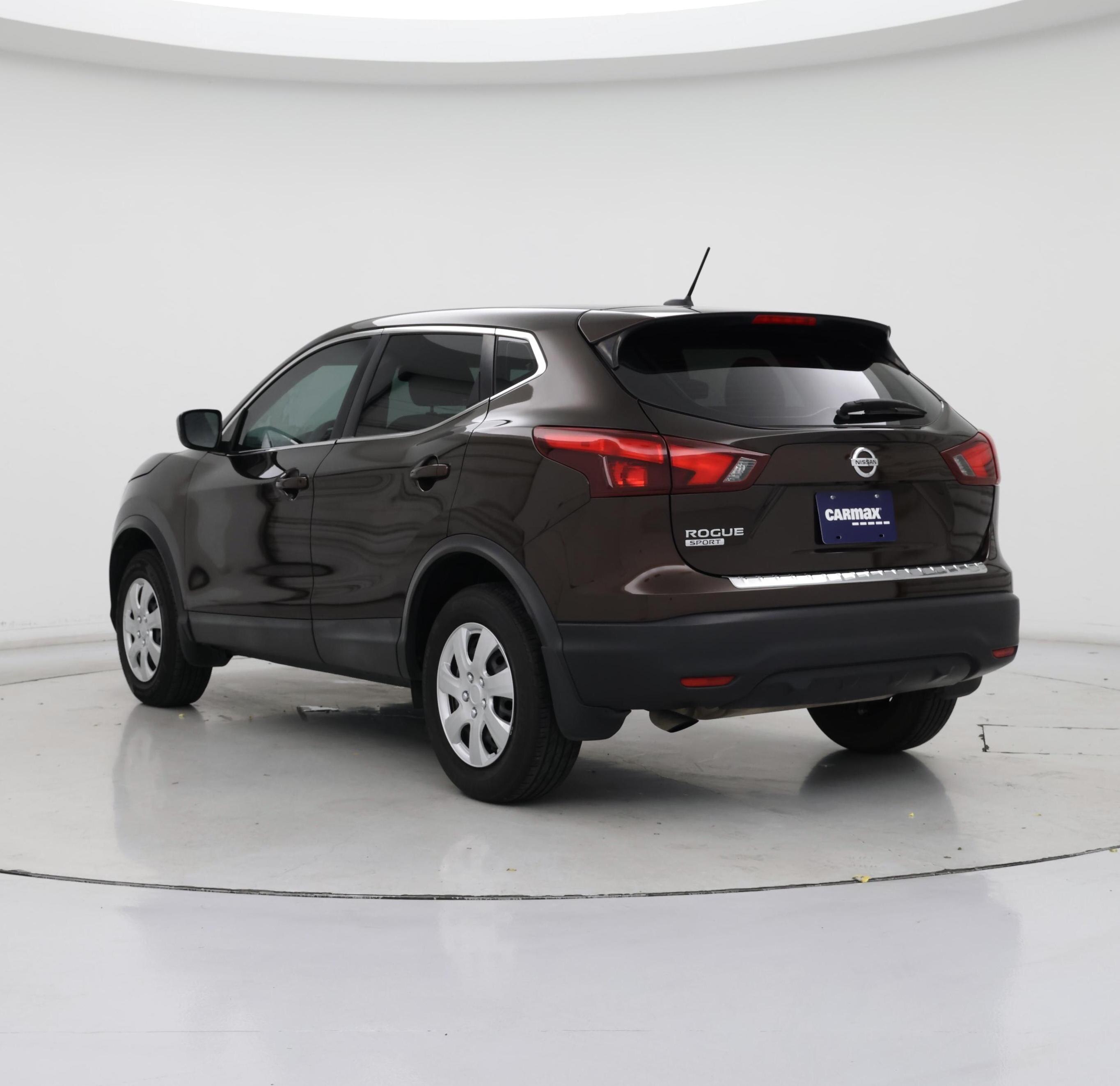 Thumbnail: 2017 Nissan Rogue Sport - 2