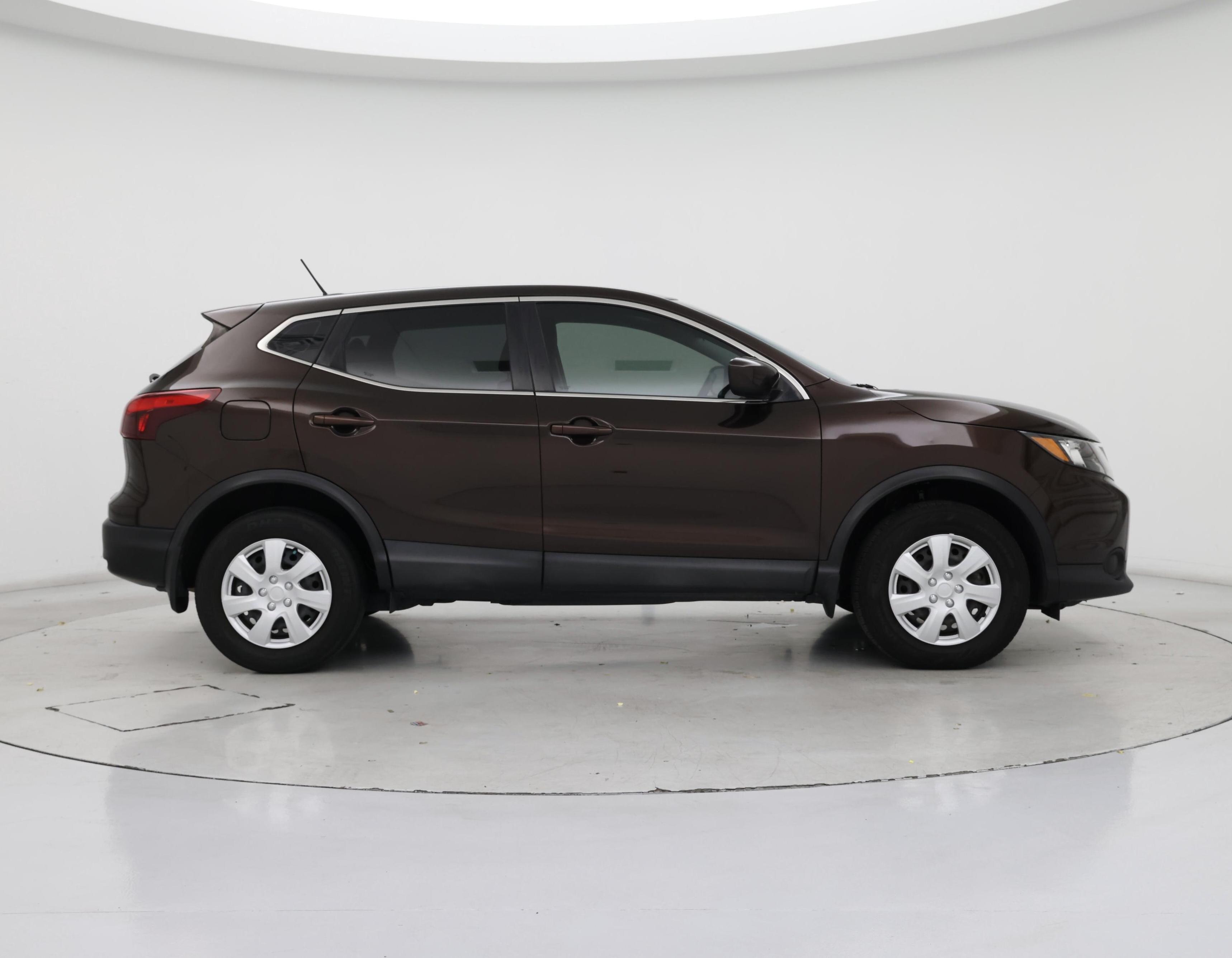 Thumbnail: 2017 Nissan Rogue Sport - 7