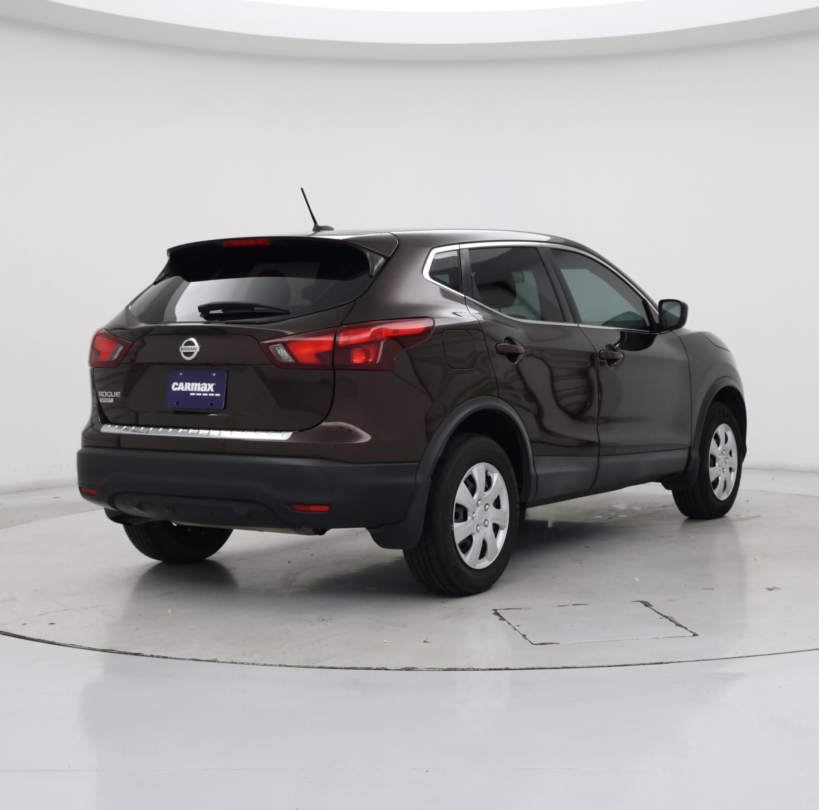 Thumbnail: 2017 Nissan Rogue Sport - 8