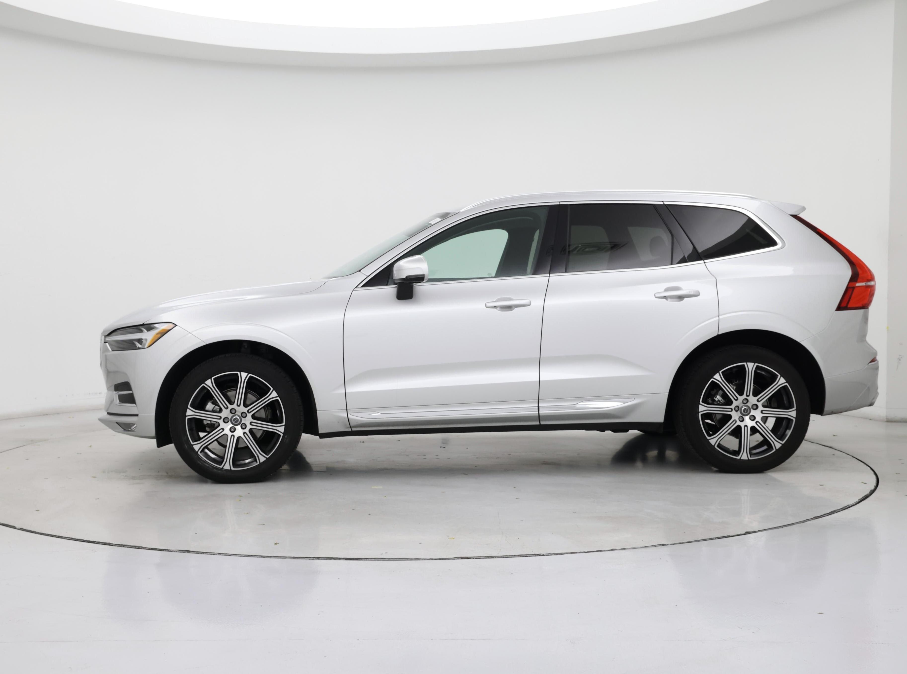 Thumbnail: 2021 Volvo XC60 - 3