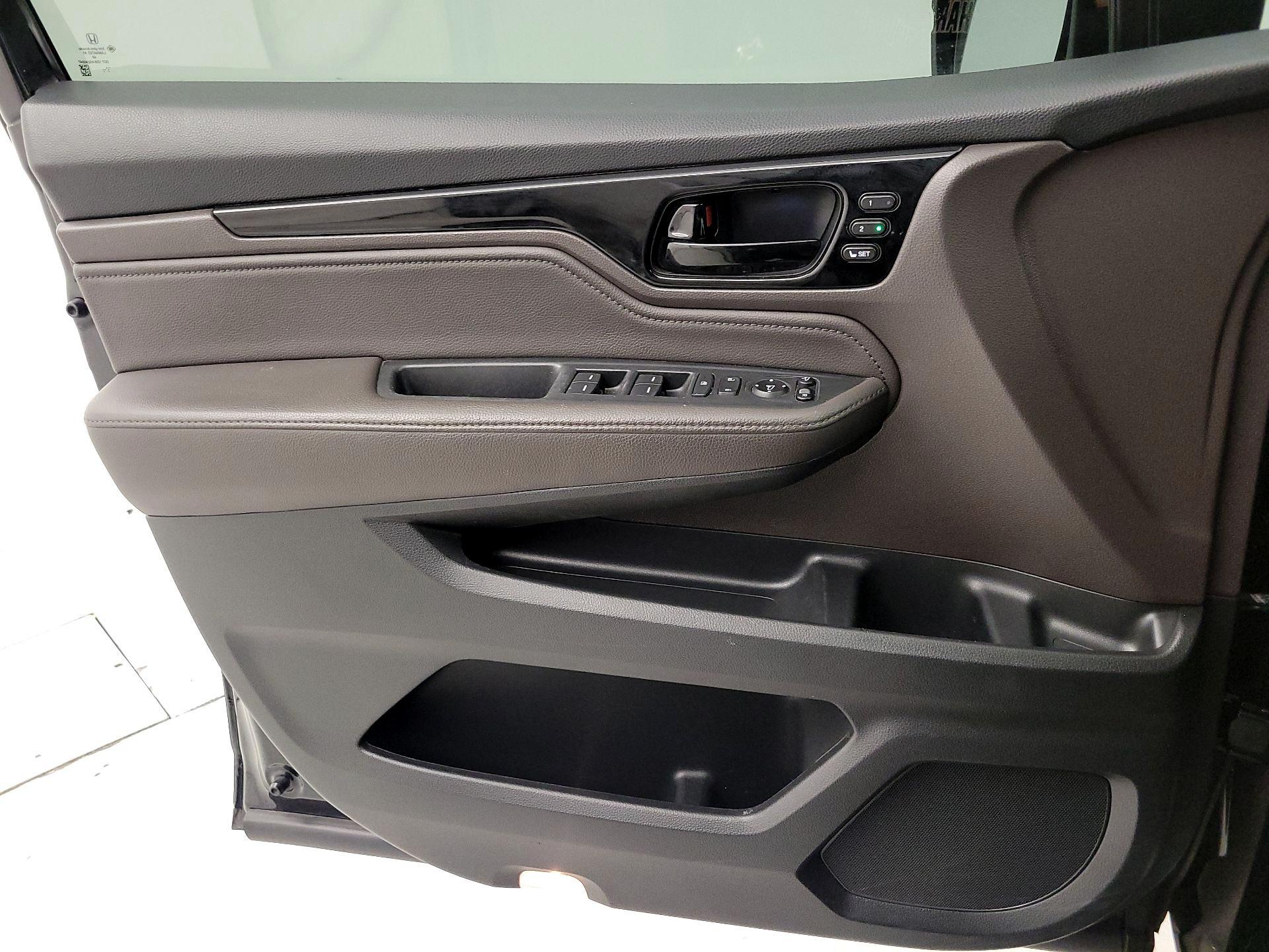 Thumbnail: 2019 Honda Odyssey - 12