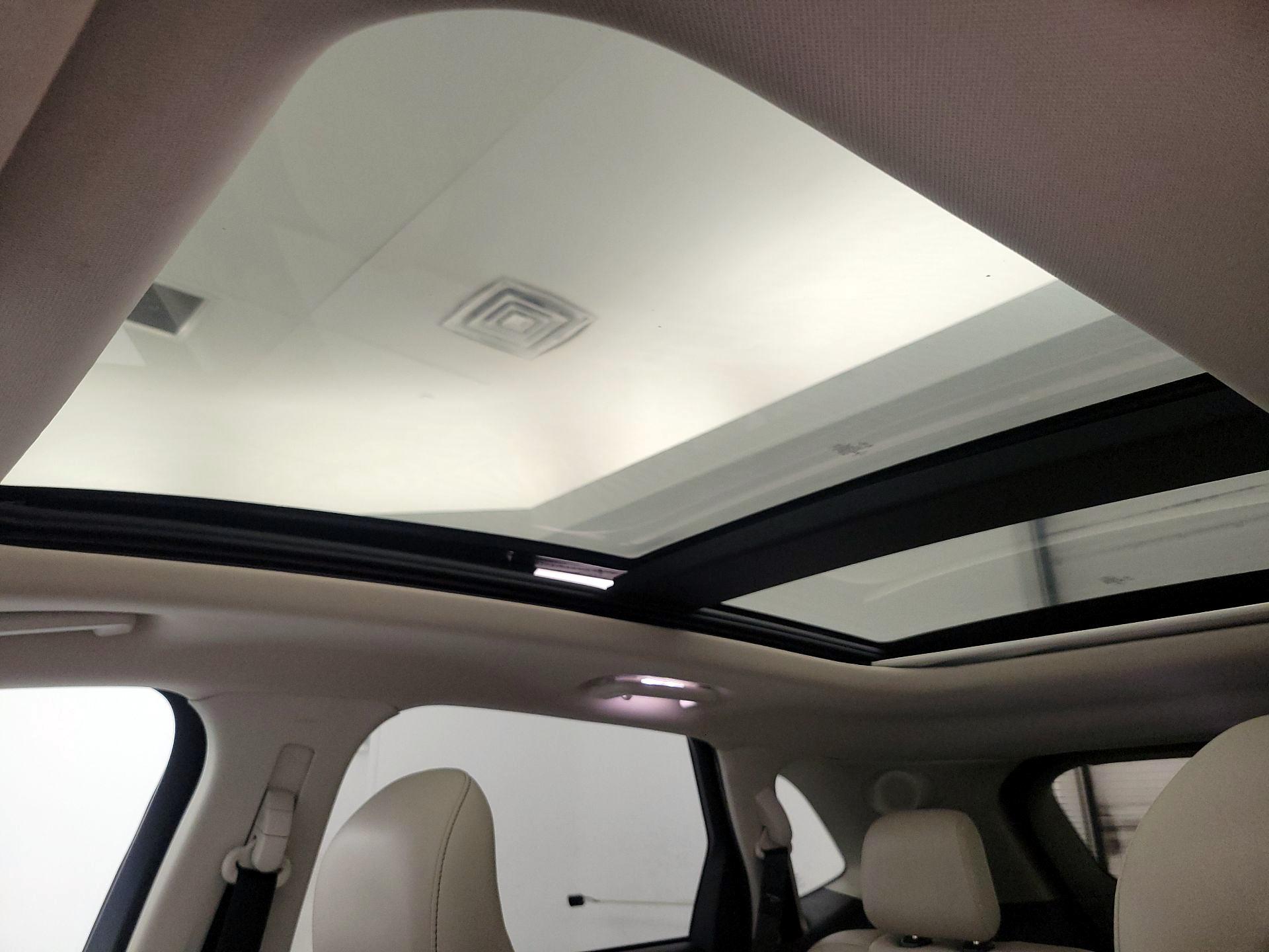 Thumbnail: 2018 Ford Edge - 19