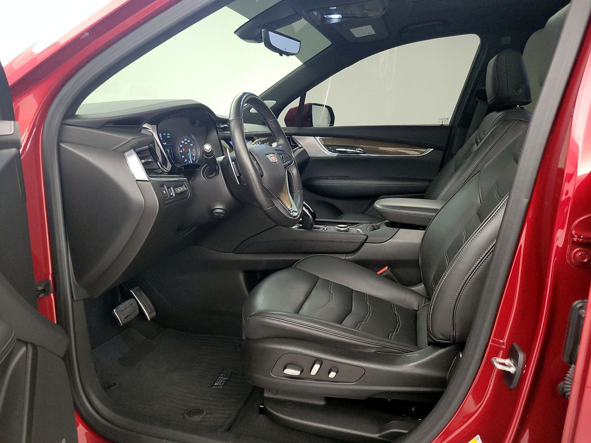 Thumbnail: 2022 Cadillac XT6 - 11