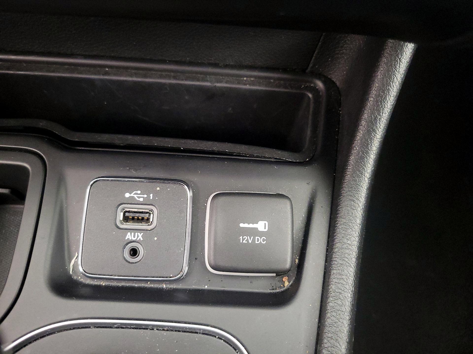 Thumbnail: 2020 Jeep Cherokee - 18