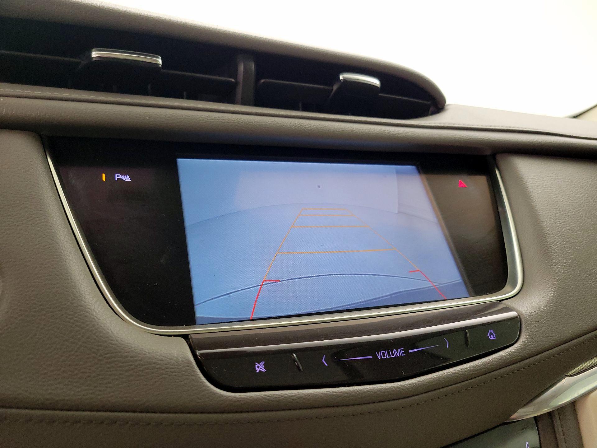 Thumbnail: 2017 Cadillac XT5 - 15