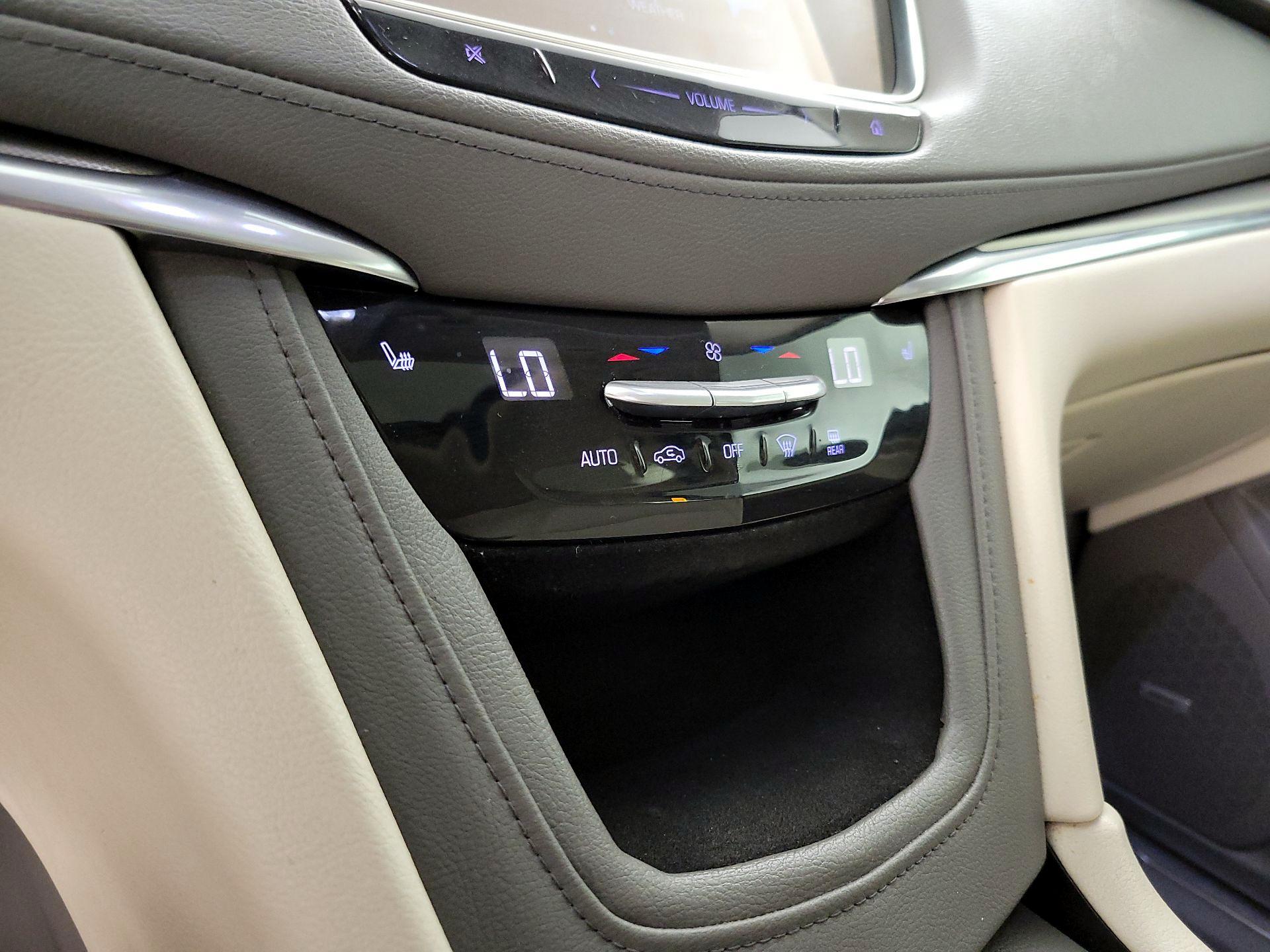 Thumbnail: 2017 Cadillac XT5 - 17