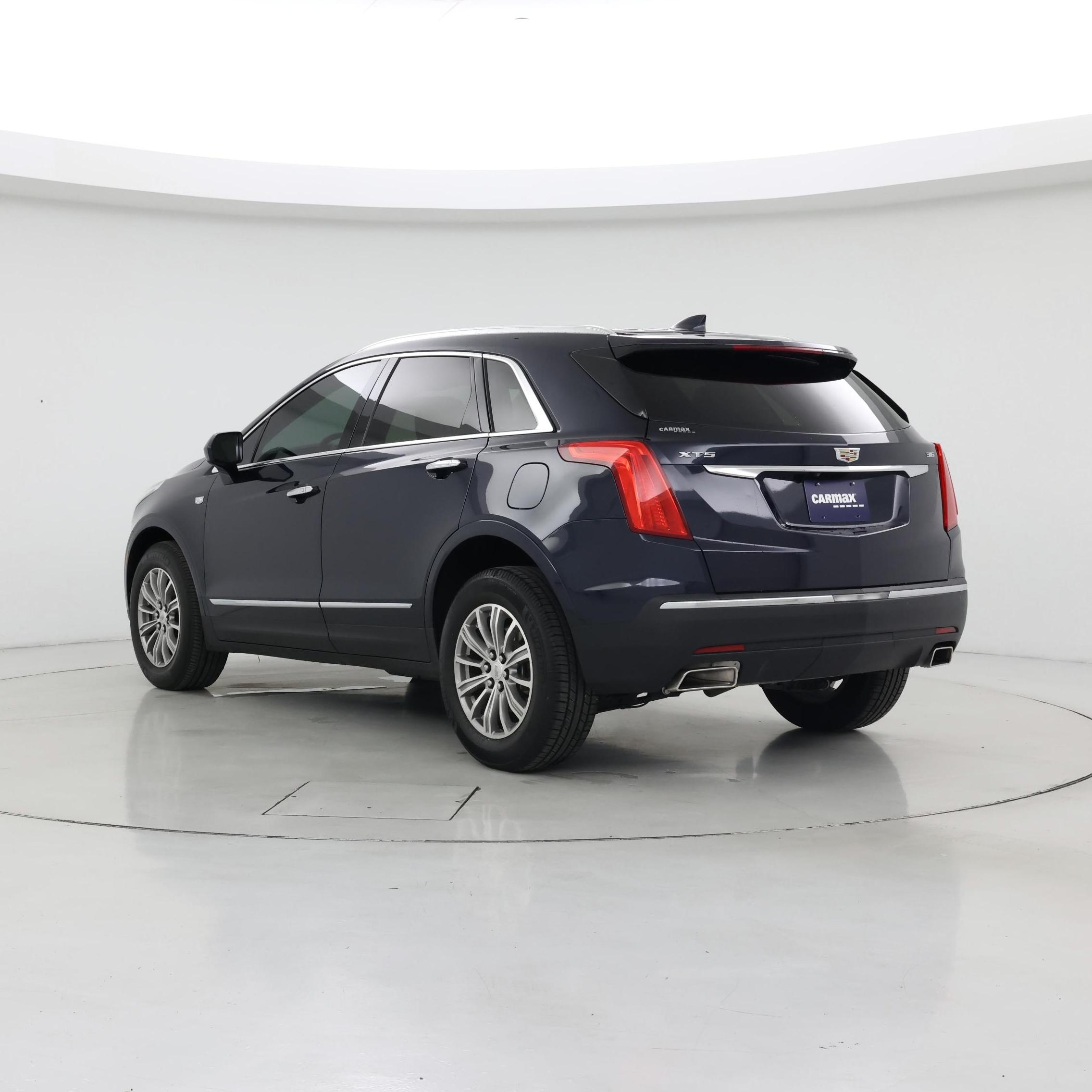 Thumbnail: 2017 Cadillac XT5 - 2