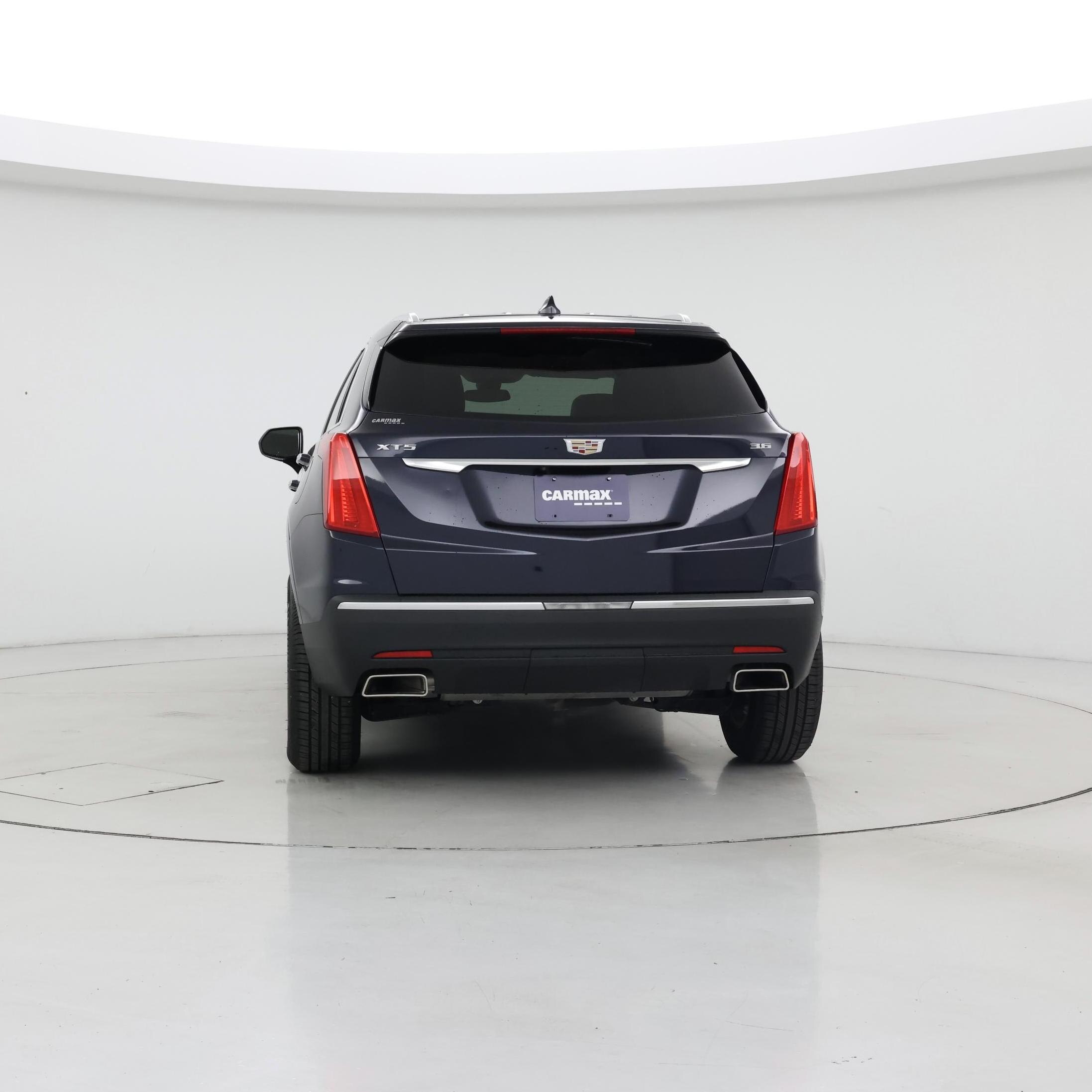 Thumbnail: 2017 Cadillac XT5 - 6