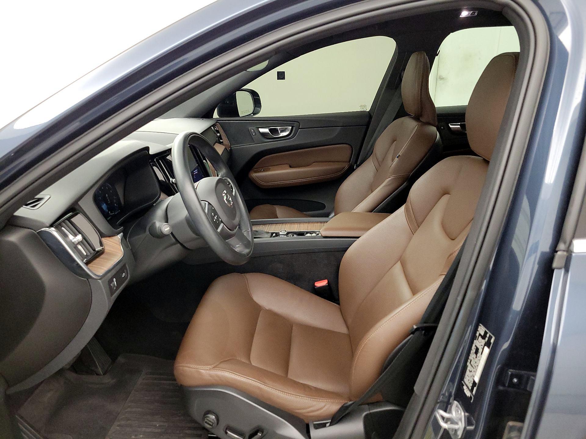 Thumbnail: 2021 Volvo XC60 - 11