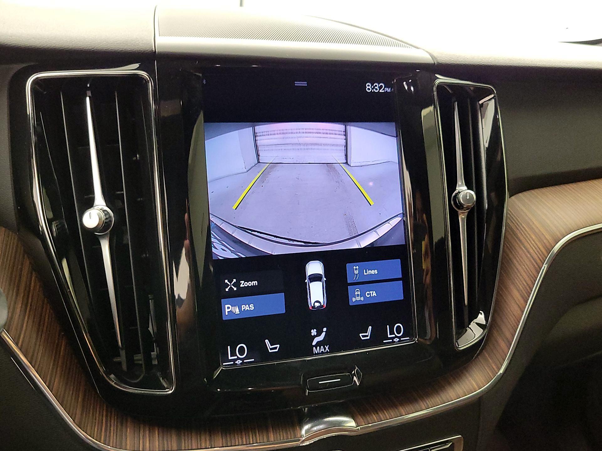 Thumbnail: 2021 Volvo XC60 - 15