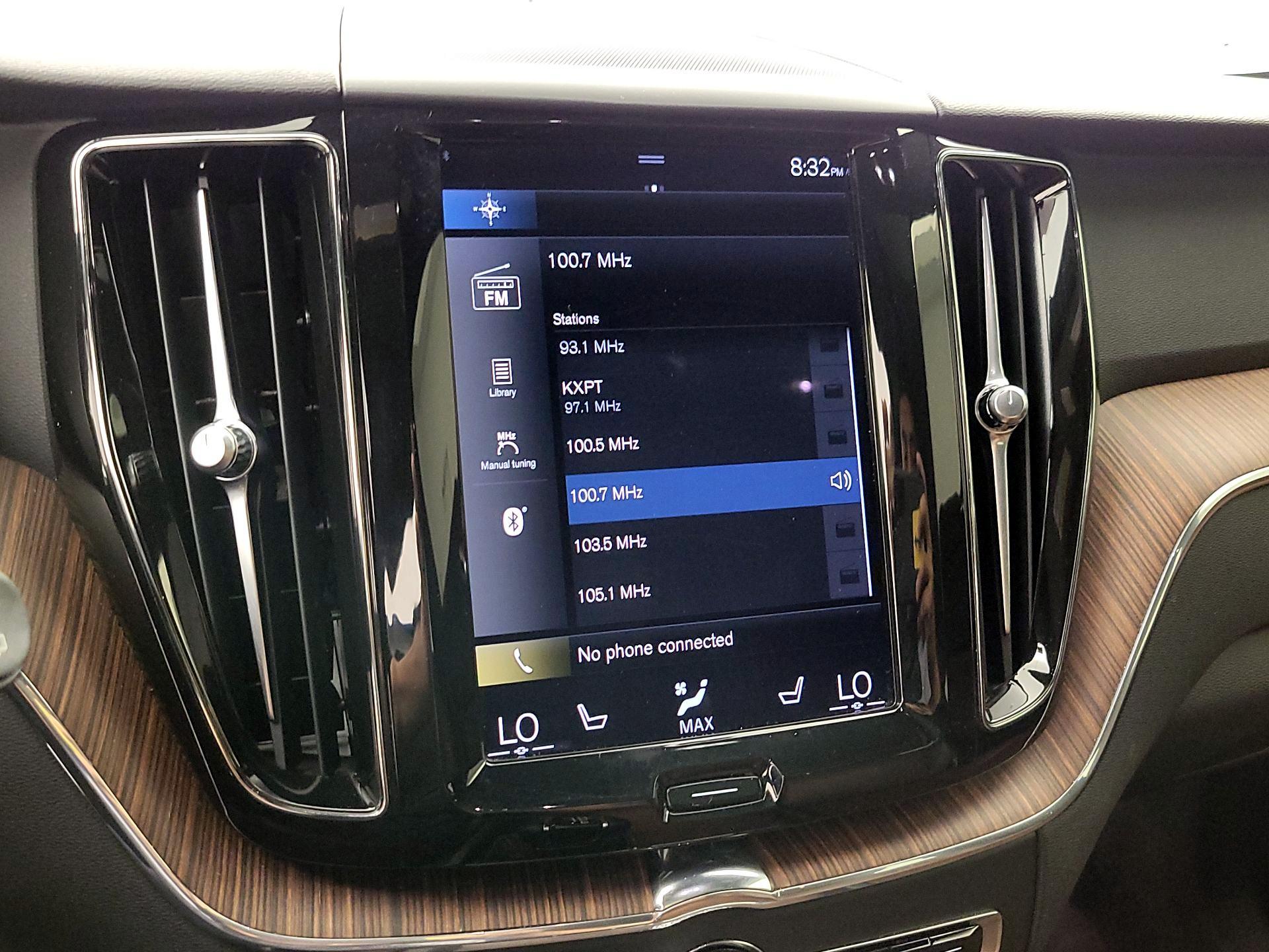 Thumbnail: 2021 Volvo XC60 - 16