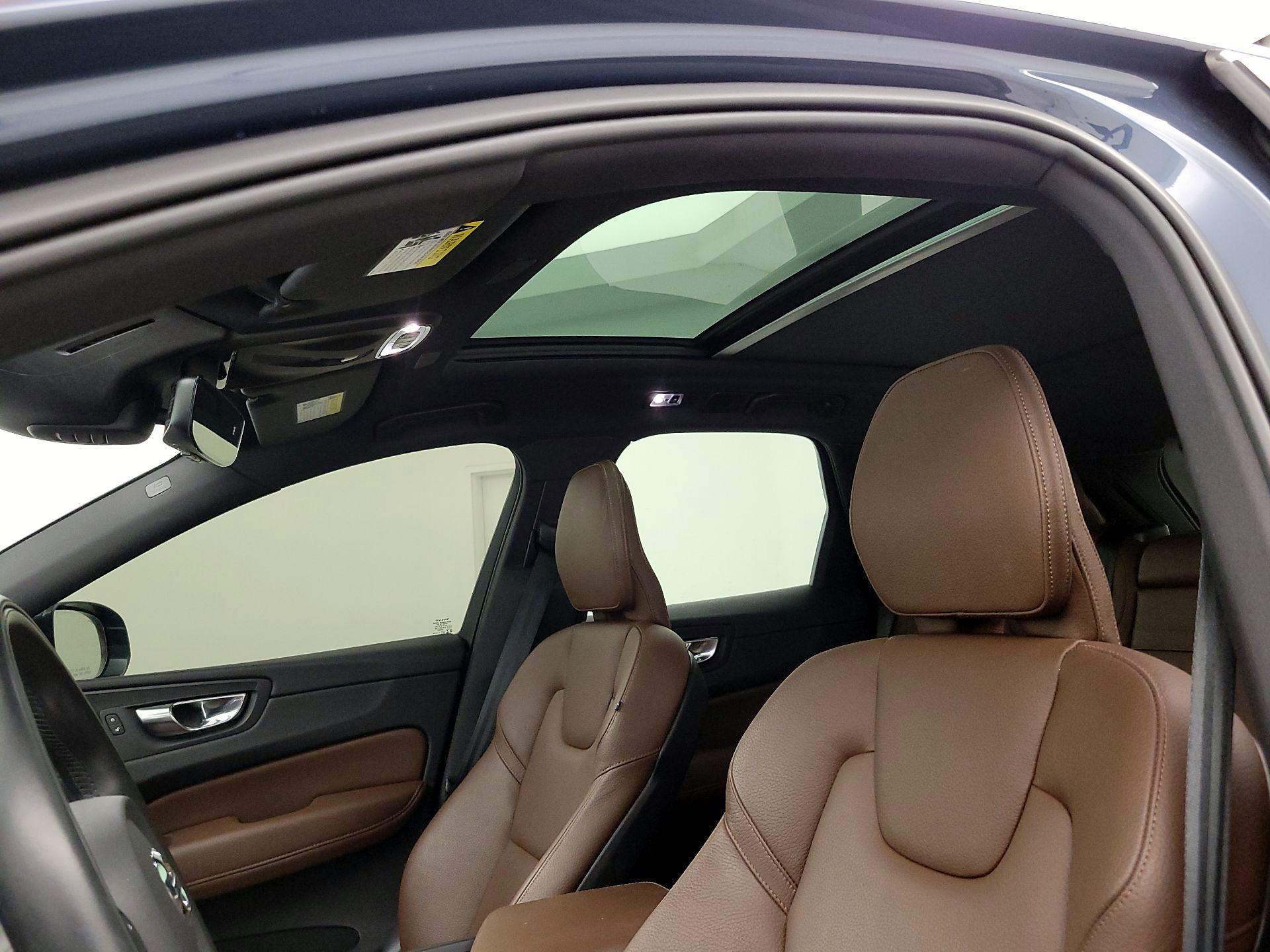 Thumbnail: 2021 Volvo XC60 - 20