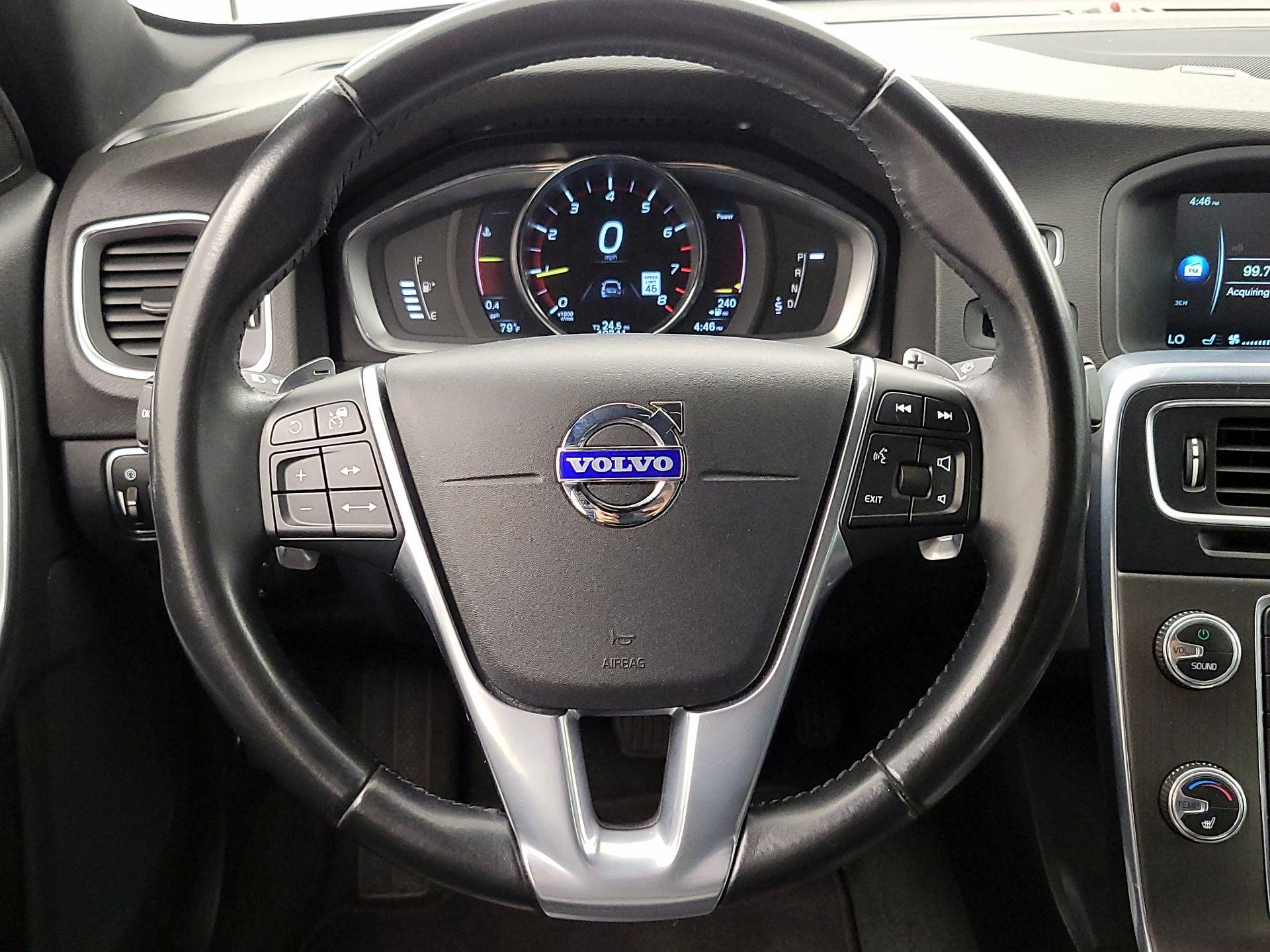 Thumbnail: 2015 Volvo S60 - 10