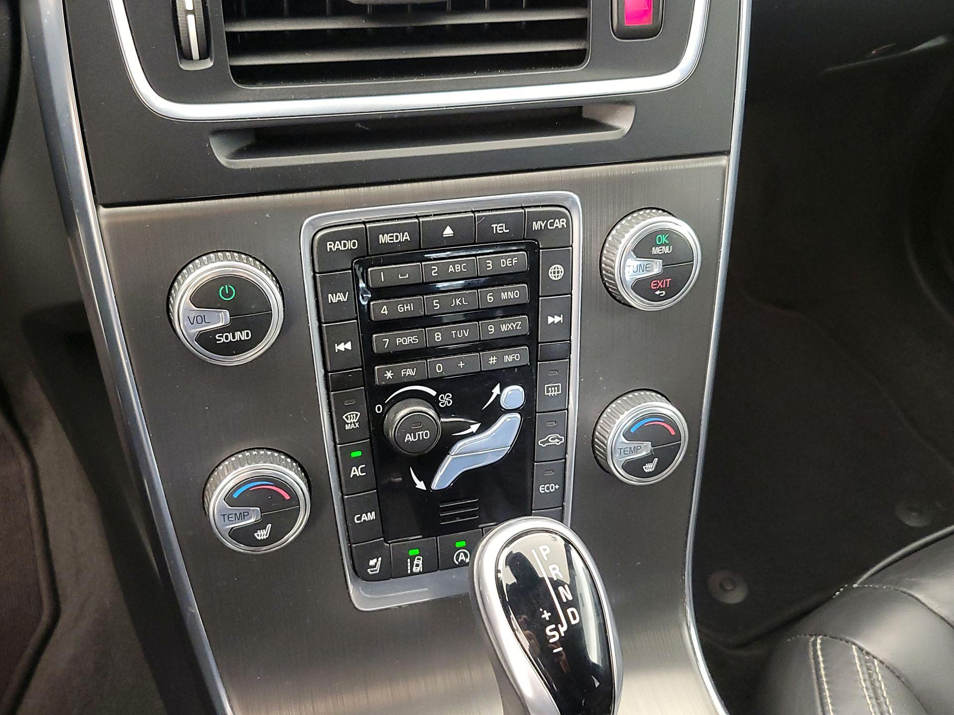 Thumbnail: 2015 Volvo S60 - 16