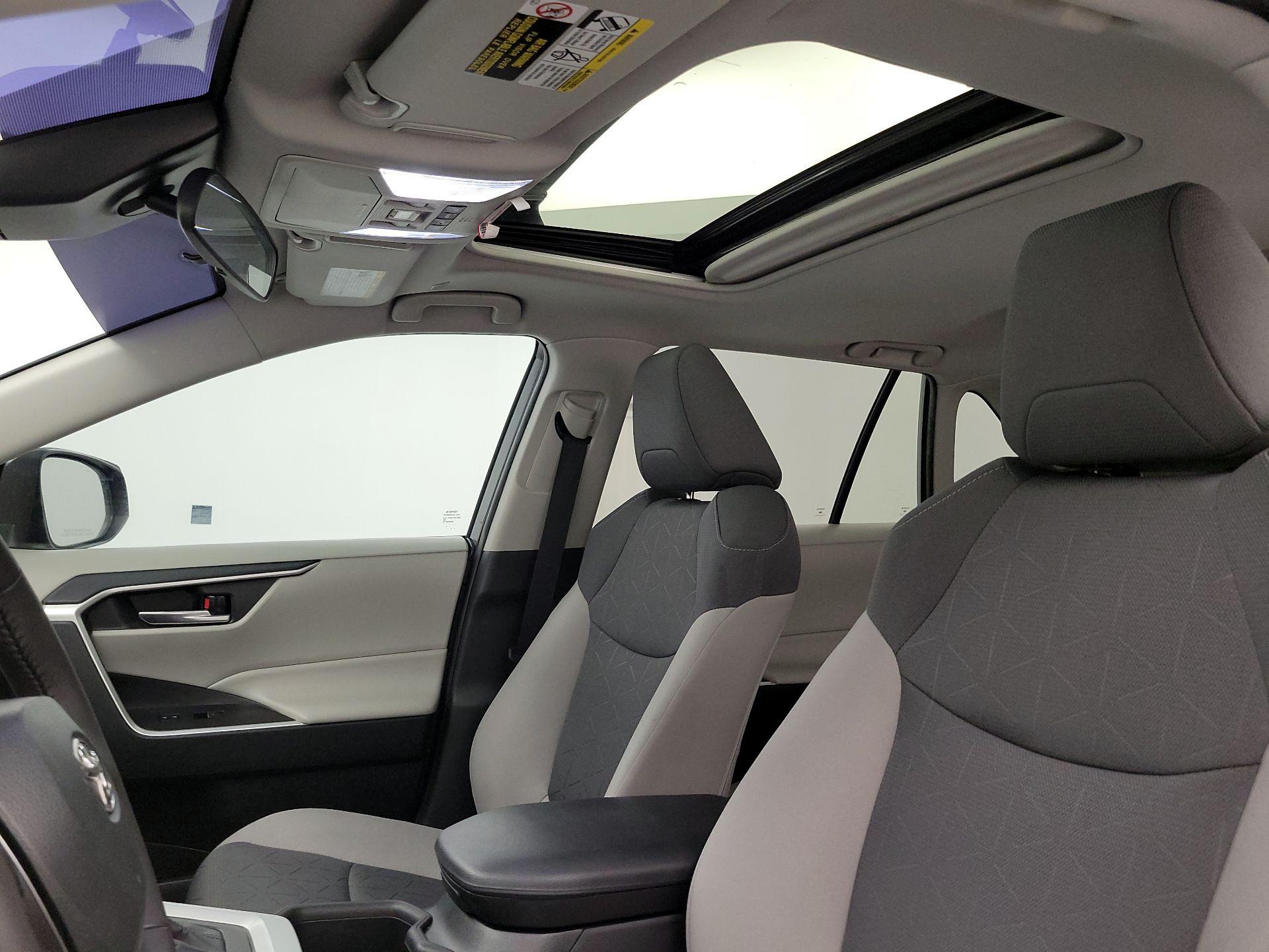Thumbnail: 2023 Toyota RAV4 - 19