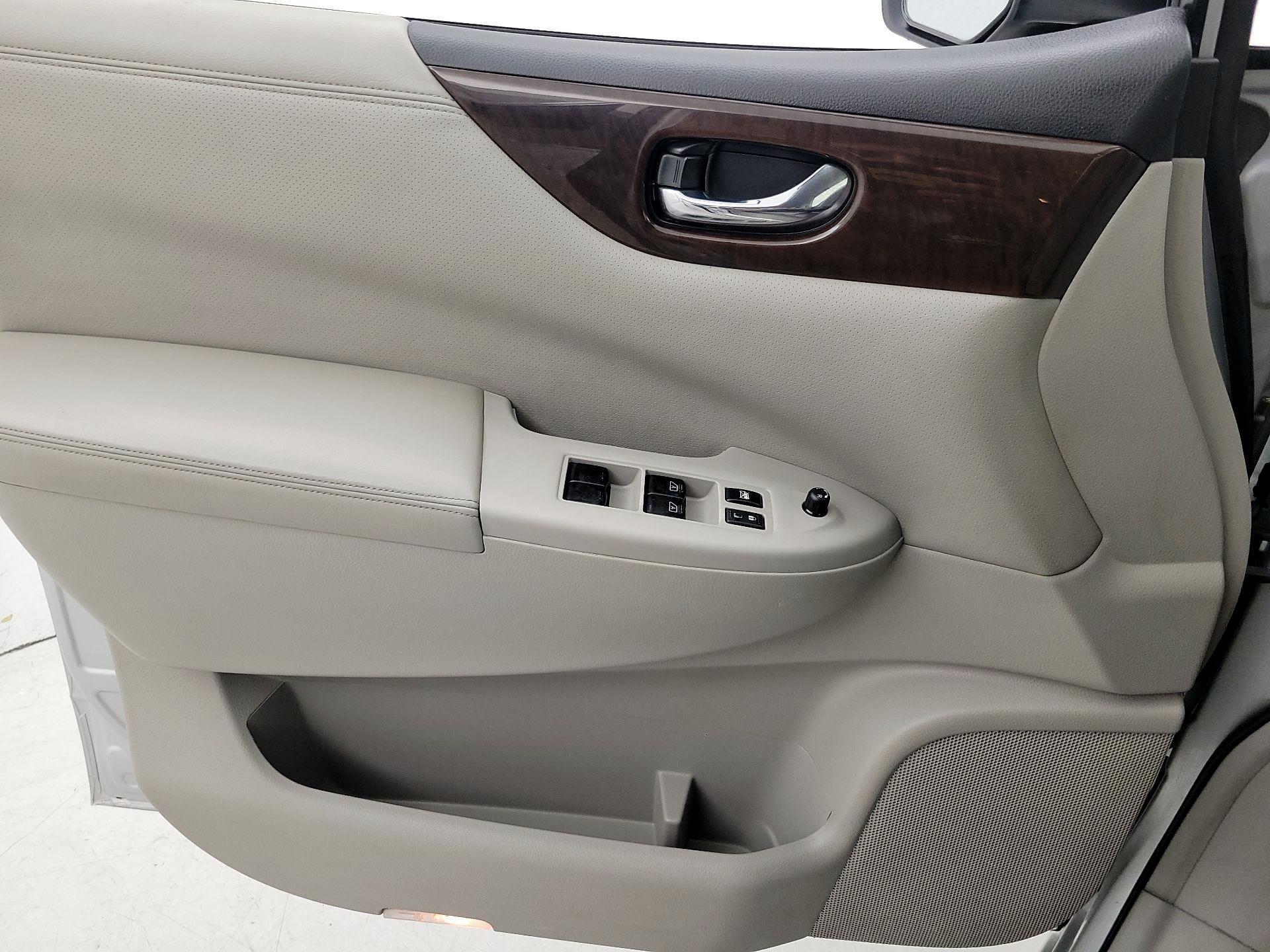 Thumbnail: 2017 Nissan Quest - 12