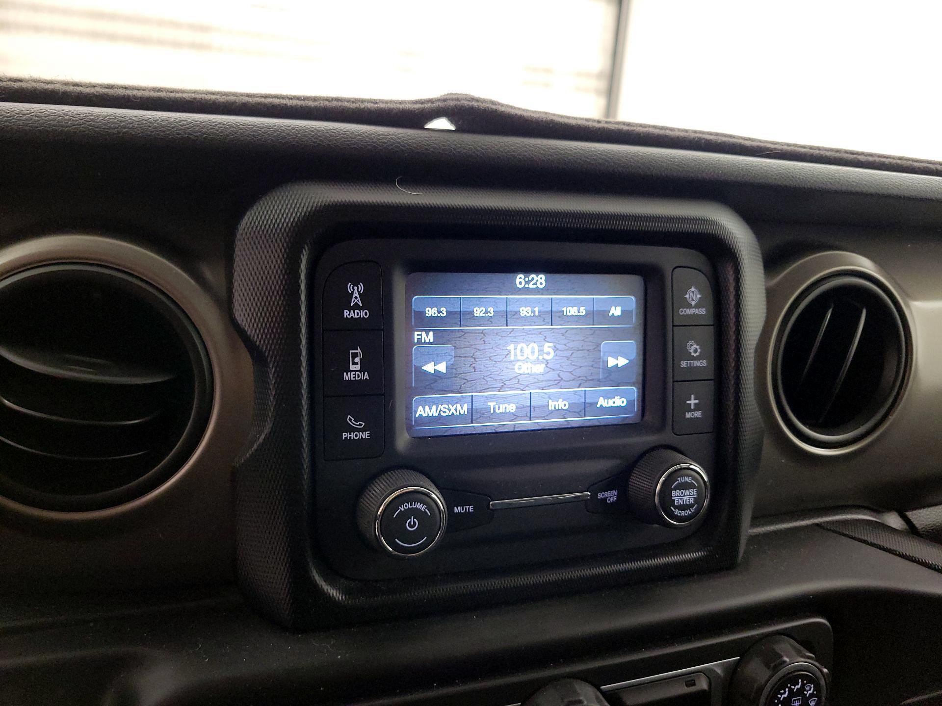 Thumbnail: 2018 Jeep Wrangler - 16