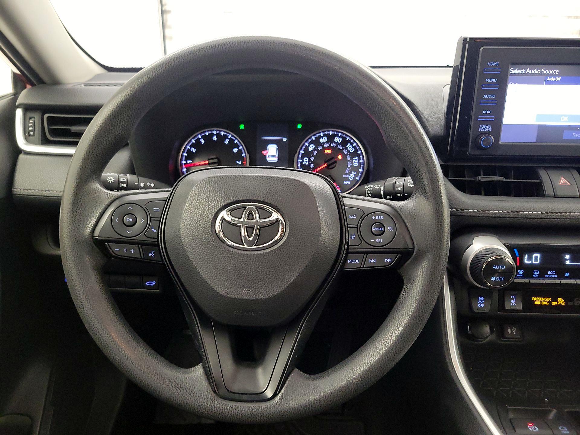 Thumbnail: 2019 Toyota RAV4 - 10