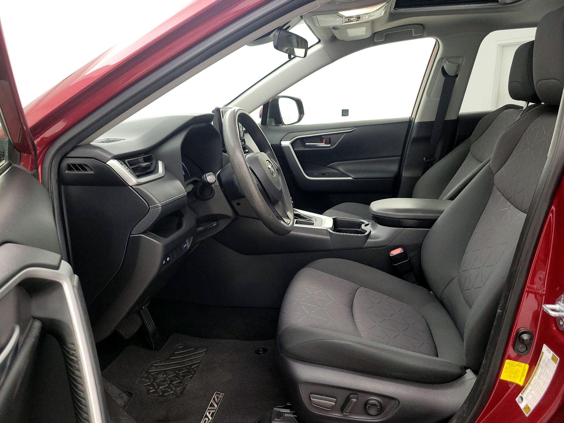 Thumbnail: 2019 Toyota RAV4 - 11