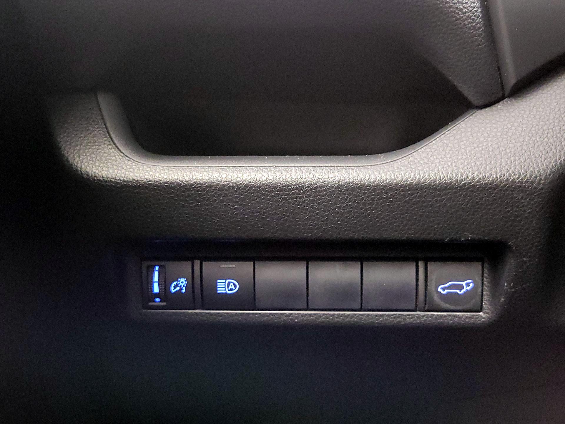 Thumbnail: 2019 Toyota RAV4 - 13