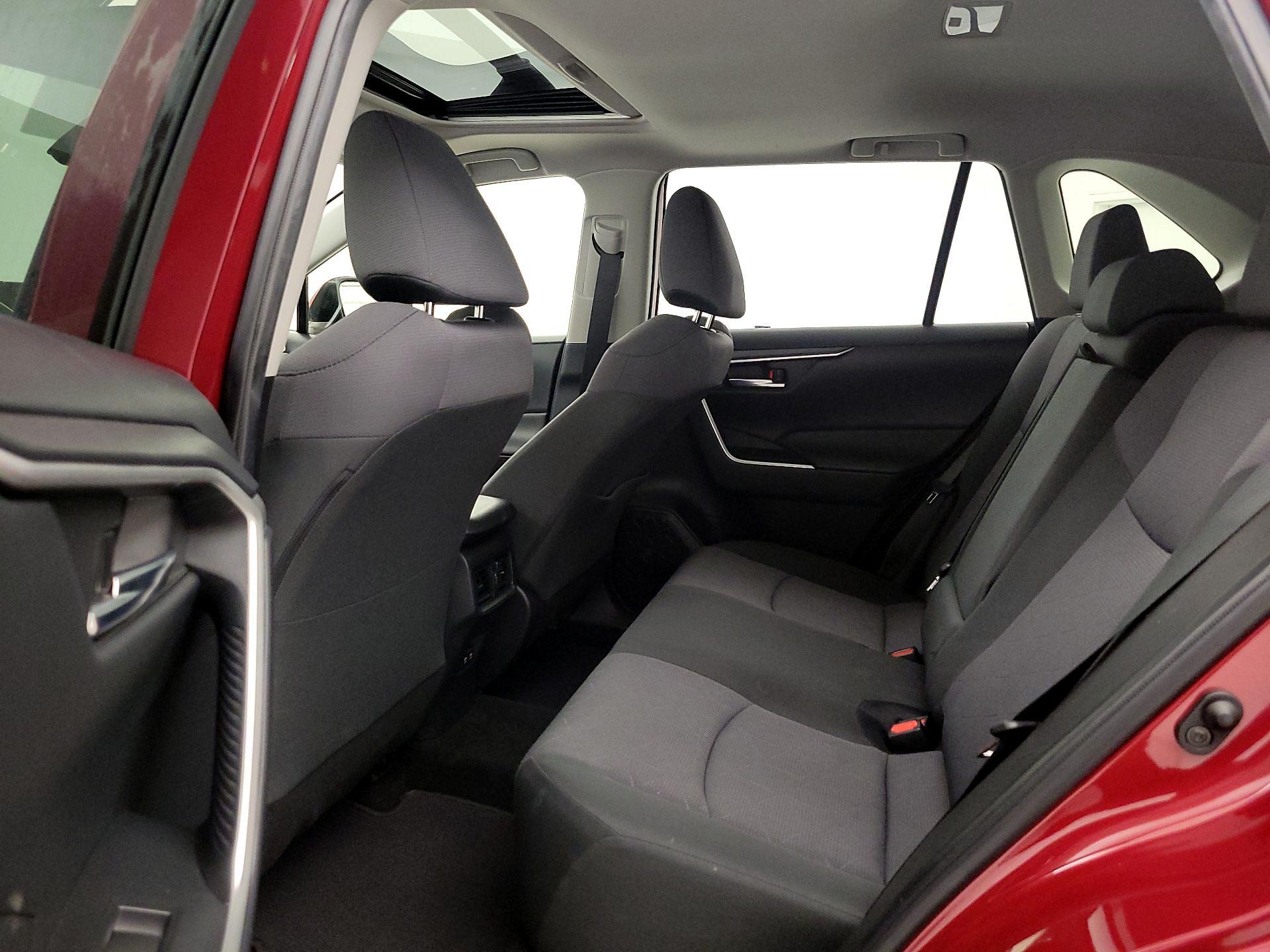 Thumbnail: 2019 Toyota RAV4 - 20