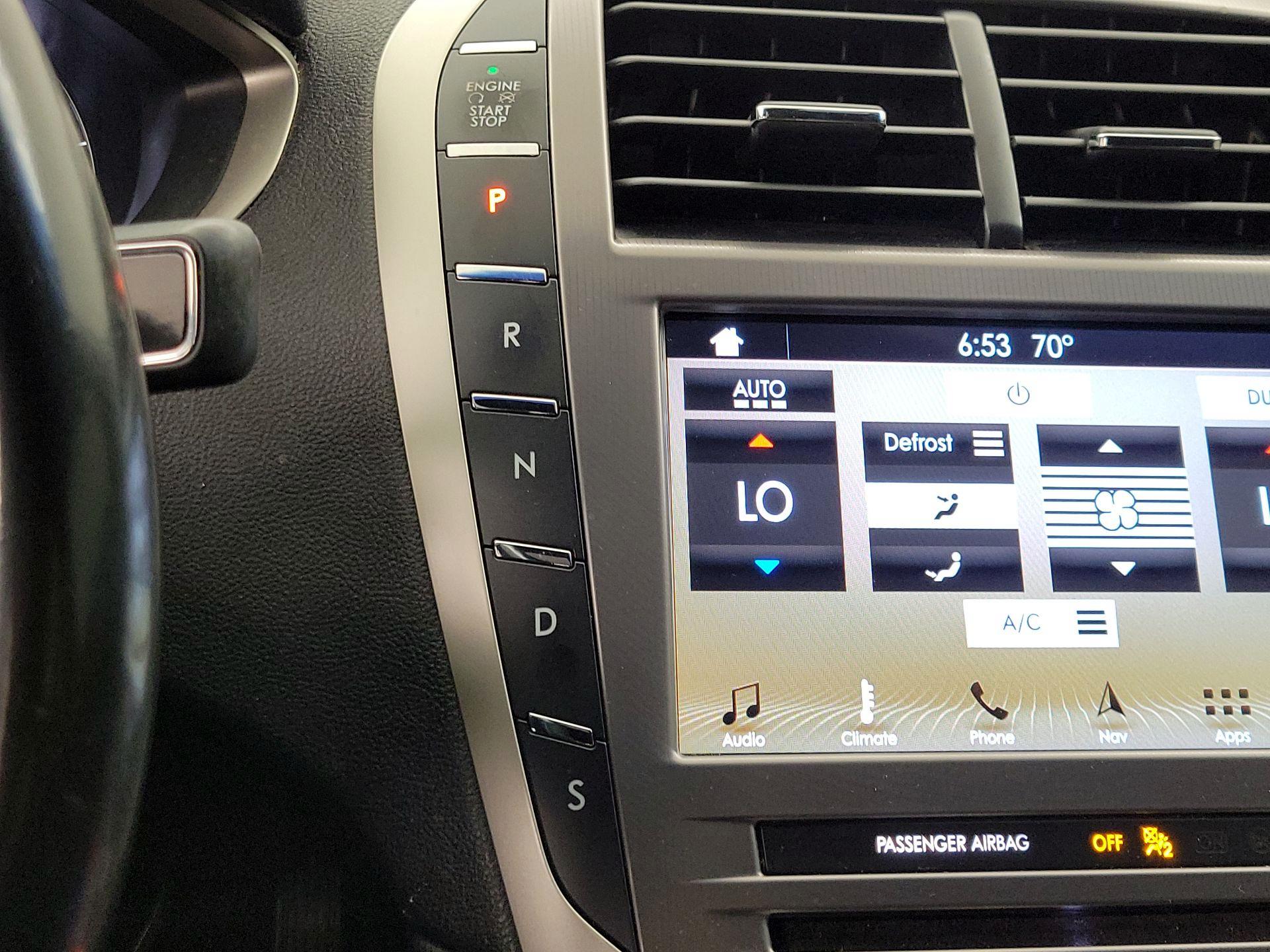 Thumbnail: 2017 Lincoln MKZ - 18