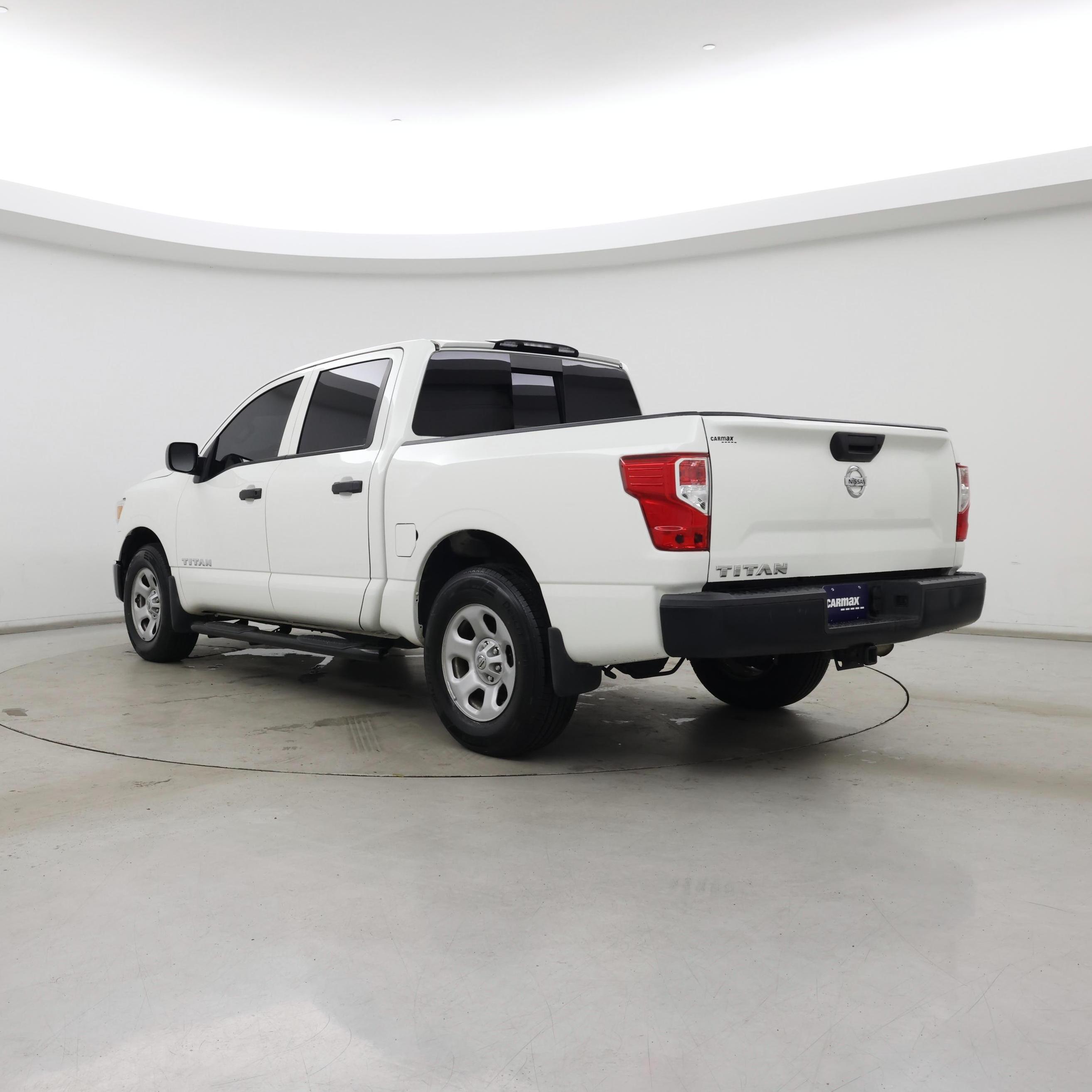 Thumbnail: 2017 Nissan Titan - 2