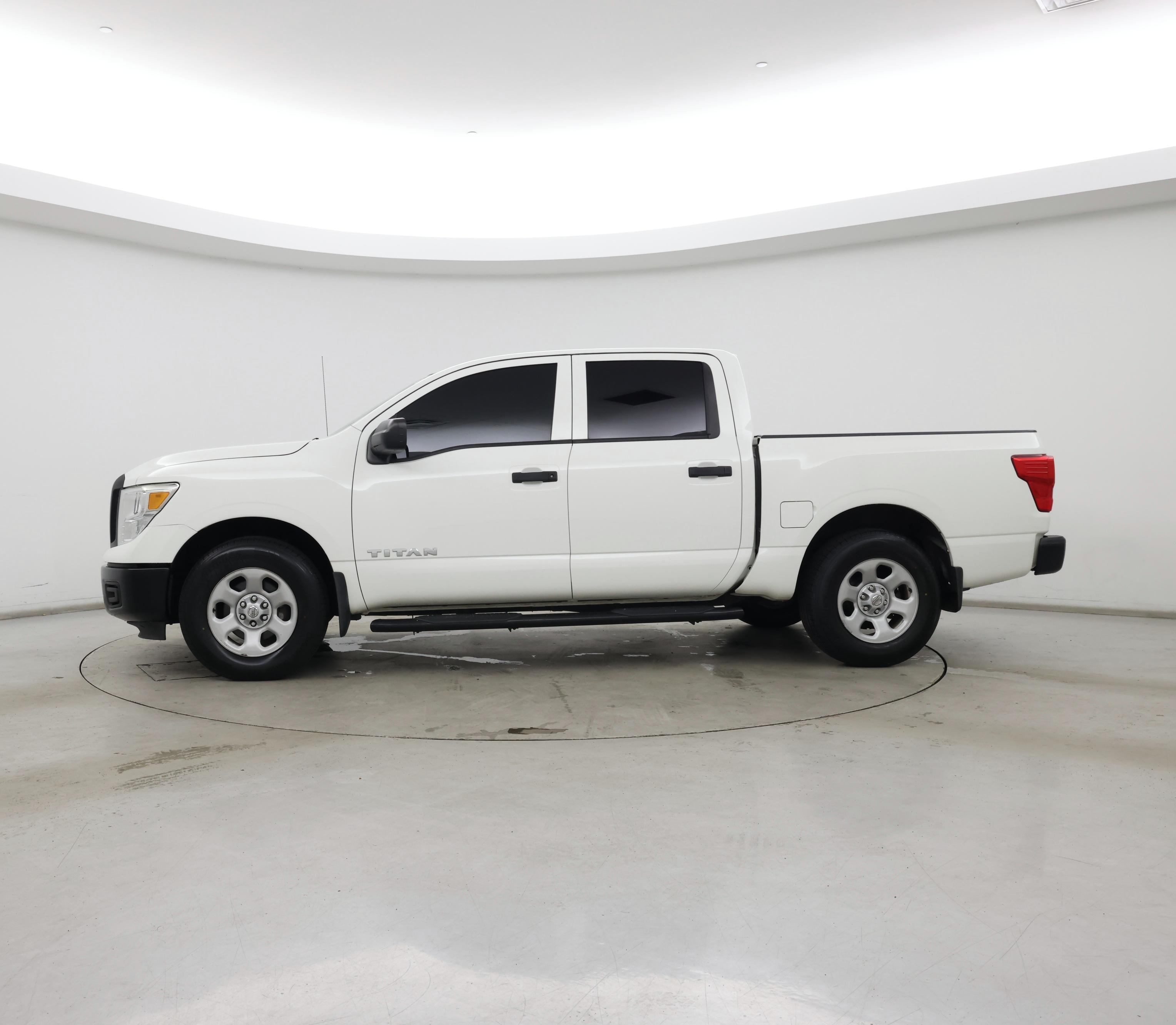 Thumbnail: 2017 Nissan Titan - 3