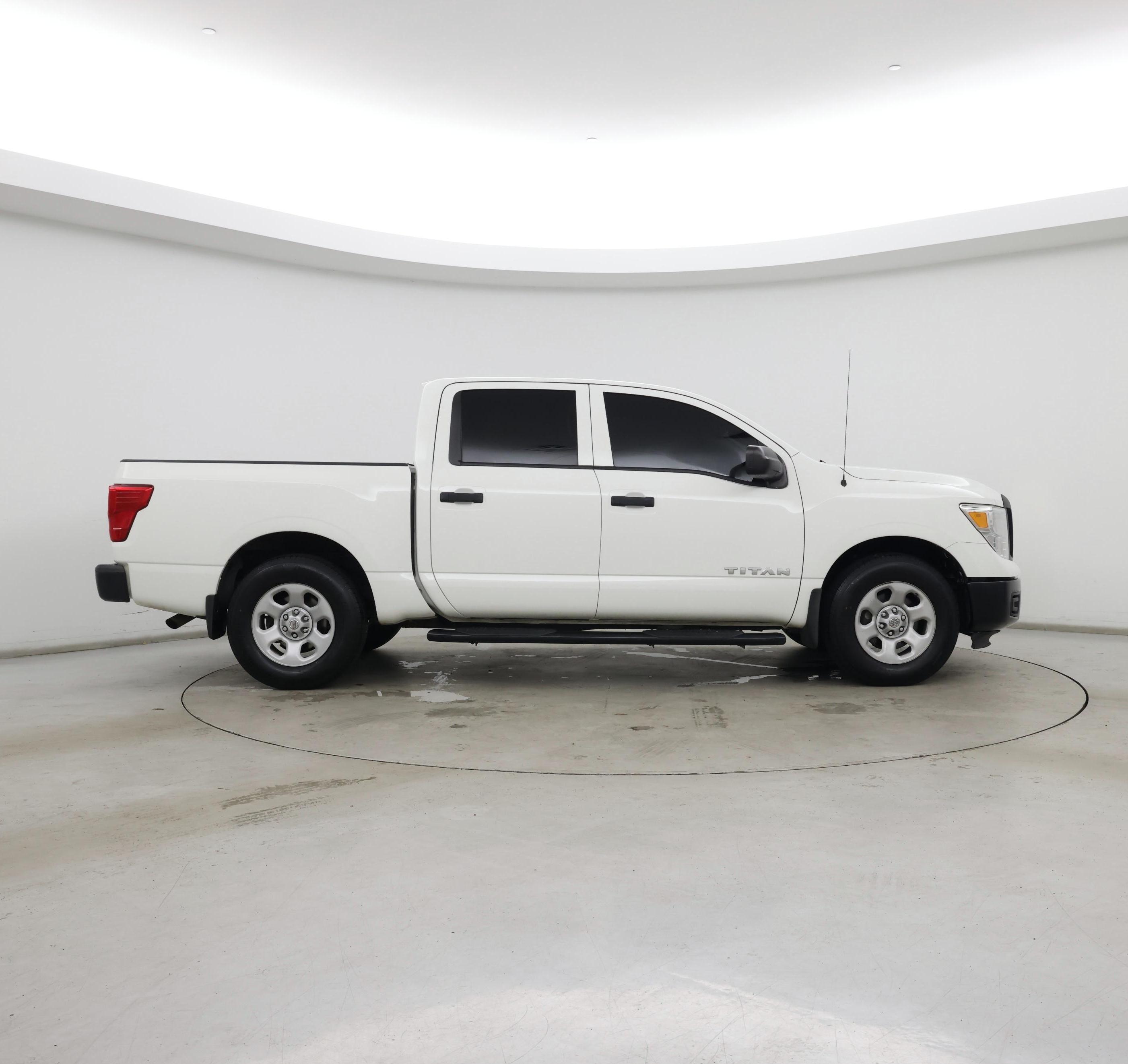 Thumbnail: 2017 Nissan Titan - 7