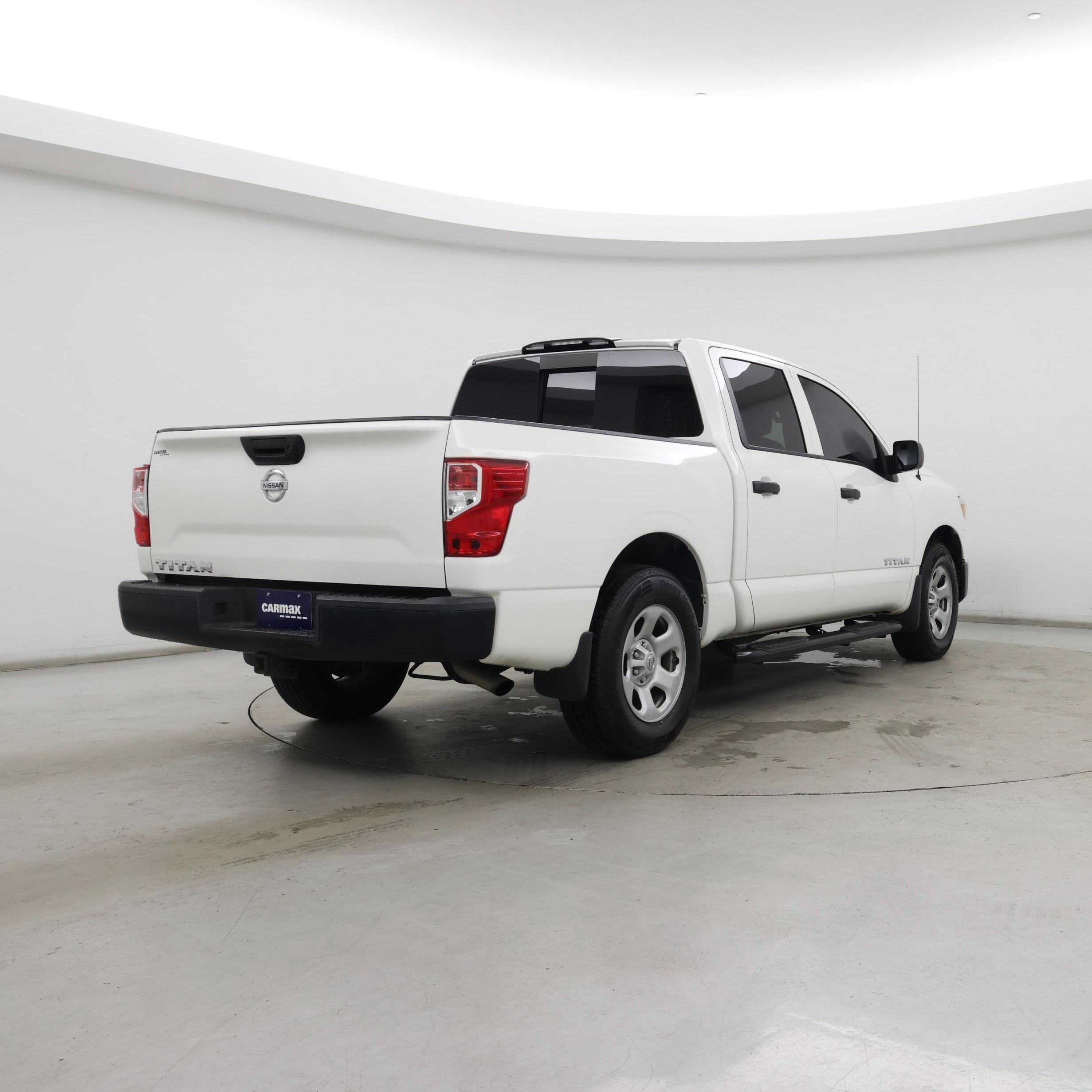 Thumbnail: 2017 Nissan Titan - 8