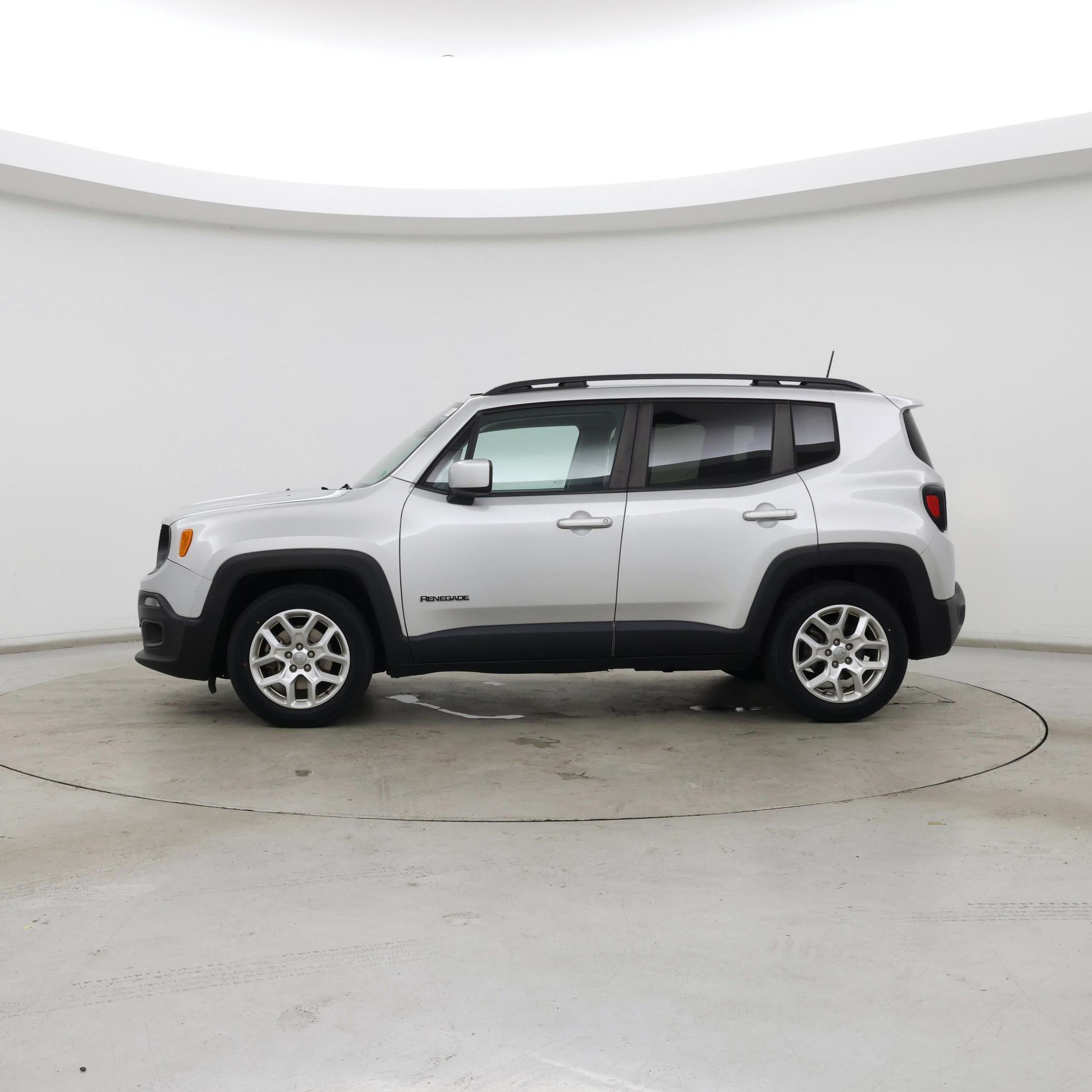 Thumbnail: 2018 Jeep Renegade - 3