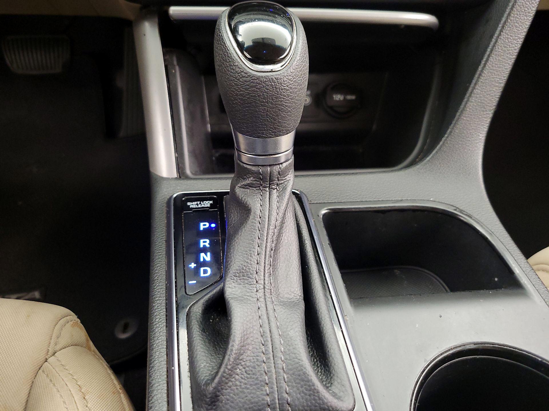 Thumbnail: 2015 Hyundai Sonata - 17